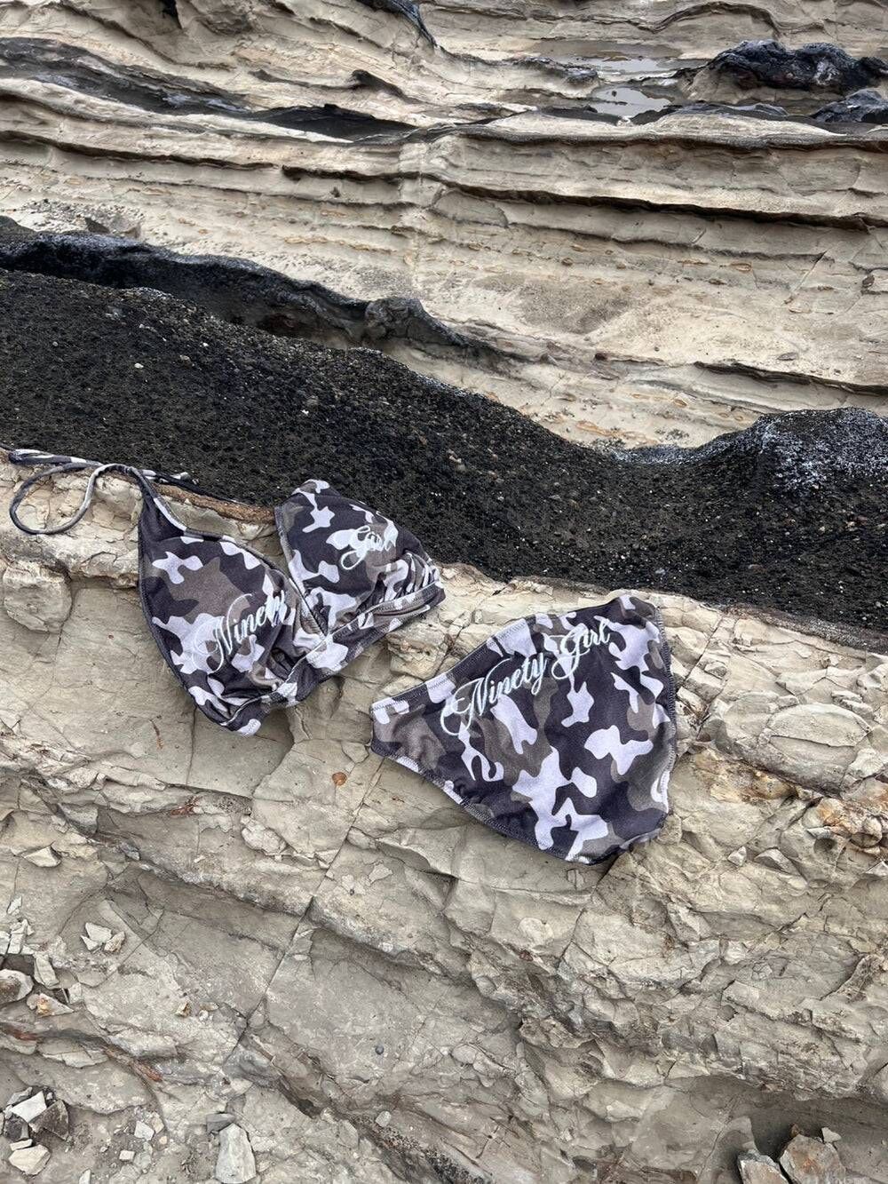 【9090 girl】0704發售新品 Ninety Girl Script Bikini