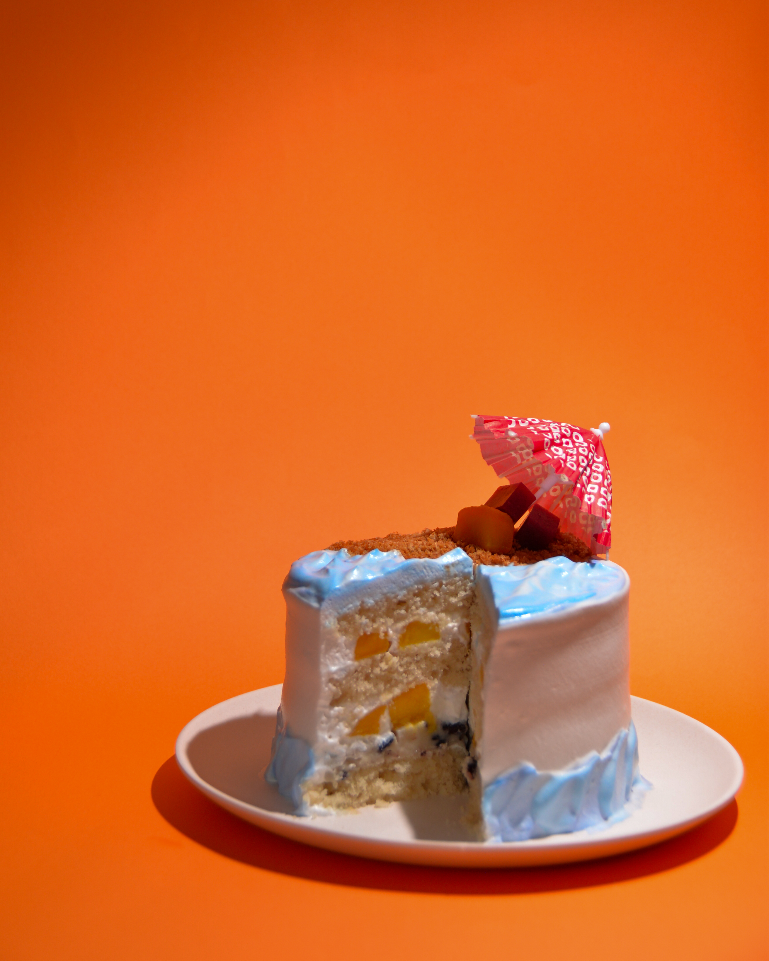 sliced cakes (available 24-26/7)