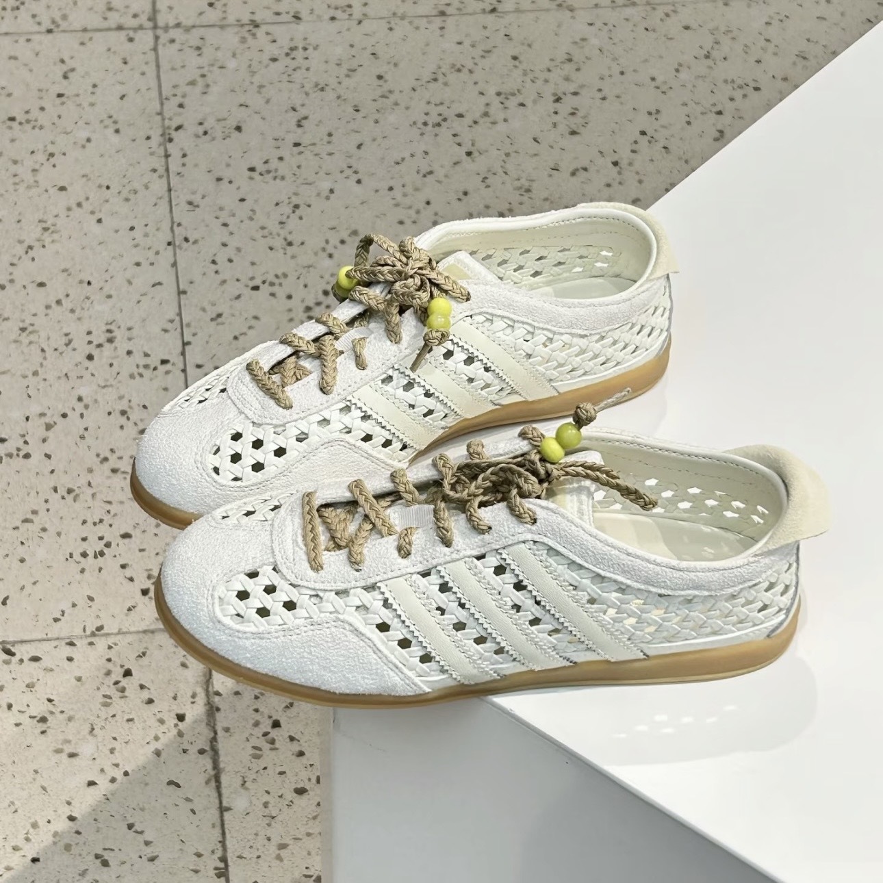 ADIDAS ORIGINALS GAZELLE LO PRO 奶油白 編織 焦糖底 女鞋 KH6236
