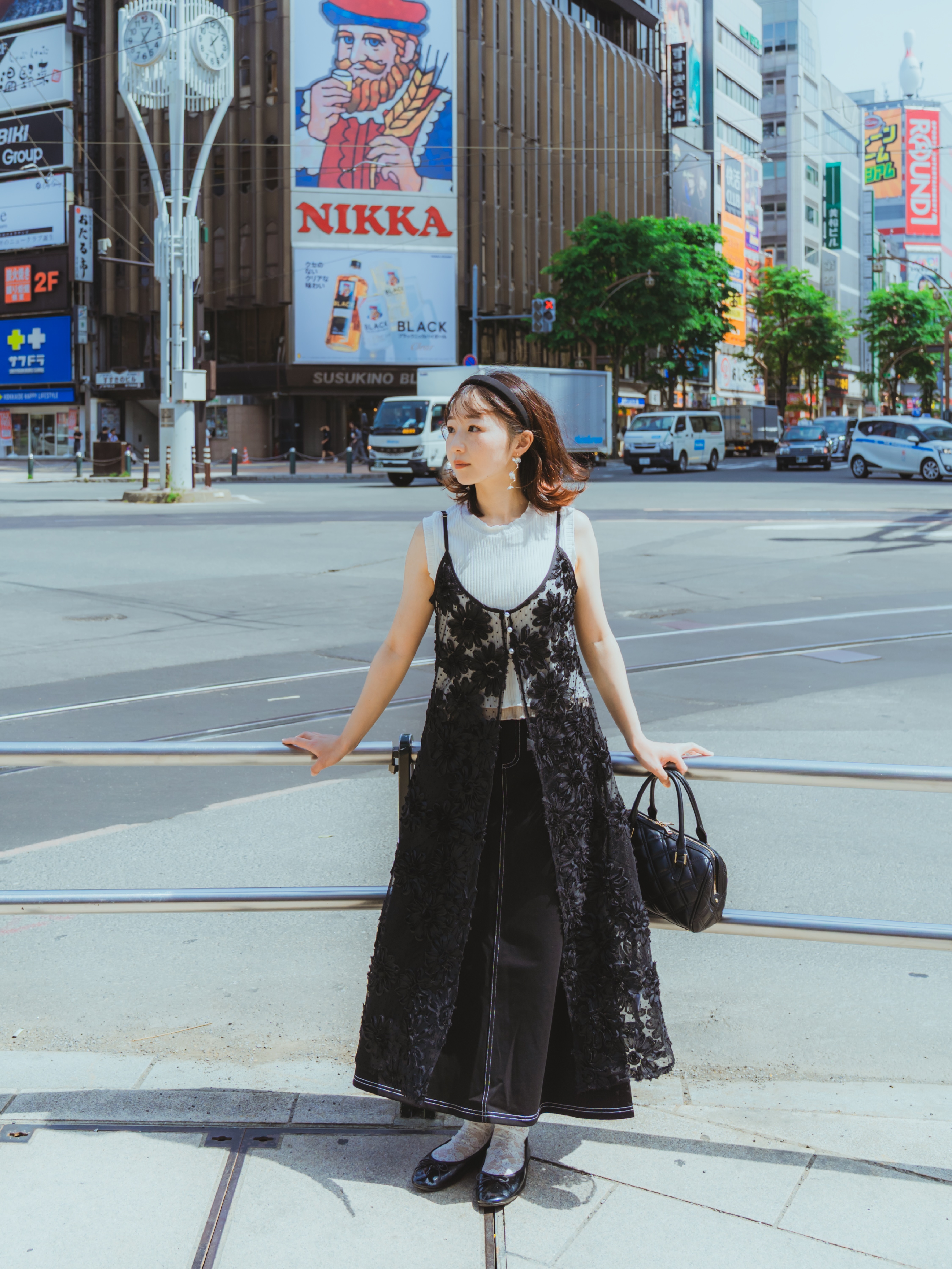 兩色 / 立體向日葵珍珠長馬甲 / Appliqué Sunflower Pearl-Button Longline Cami