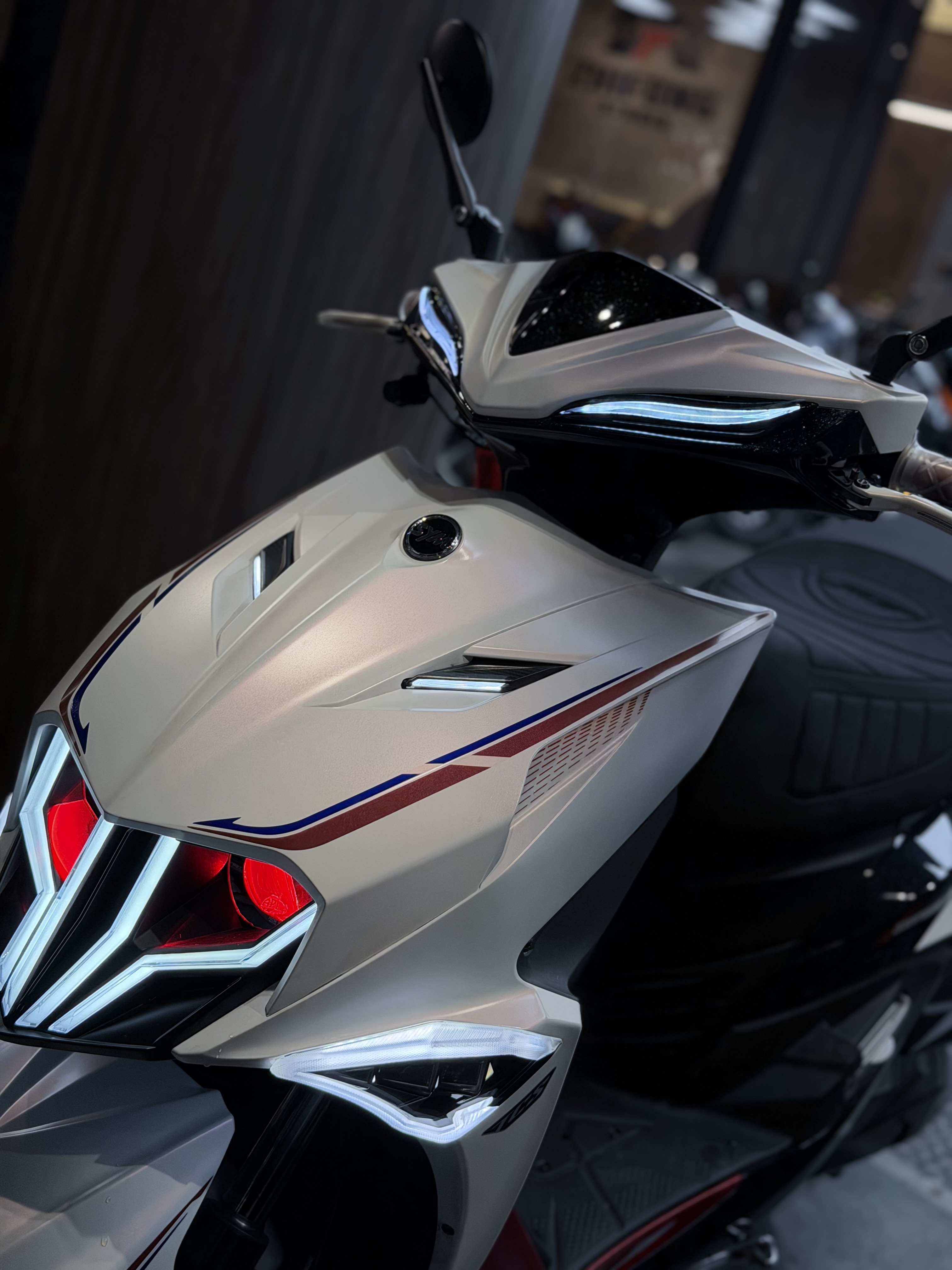 【 APEXX 】JETSL158 / SUPERC 凌刃大盾燈
