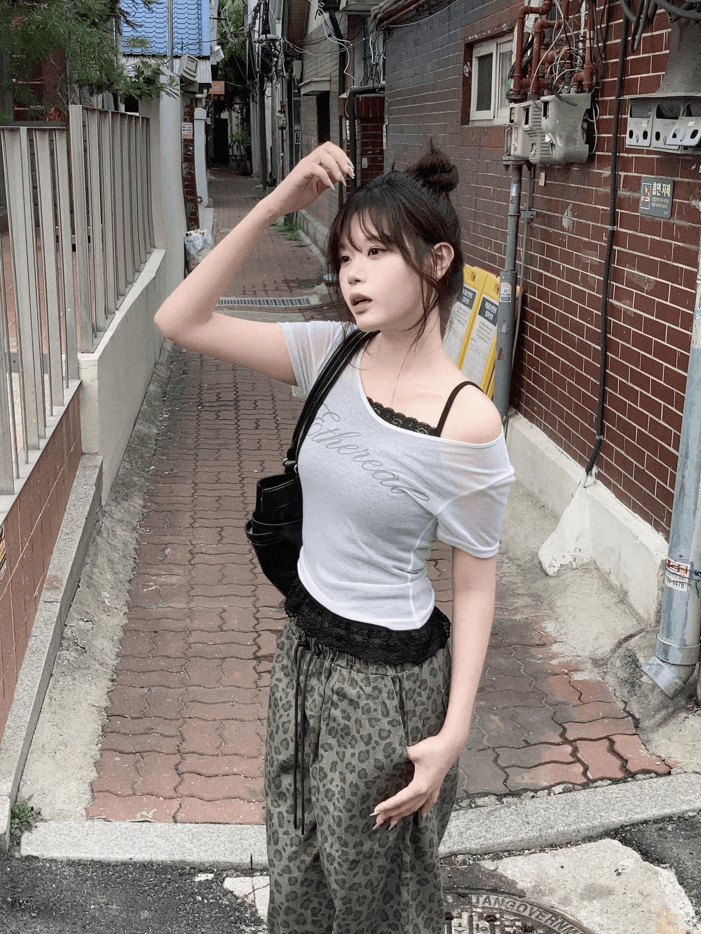 上下蕾絲邊修腰直紋小背心〈🇰🇷DAY 1〉