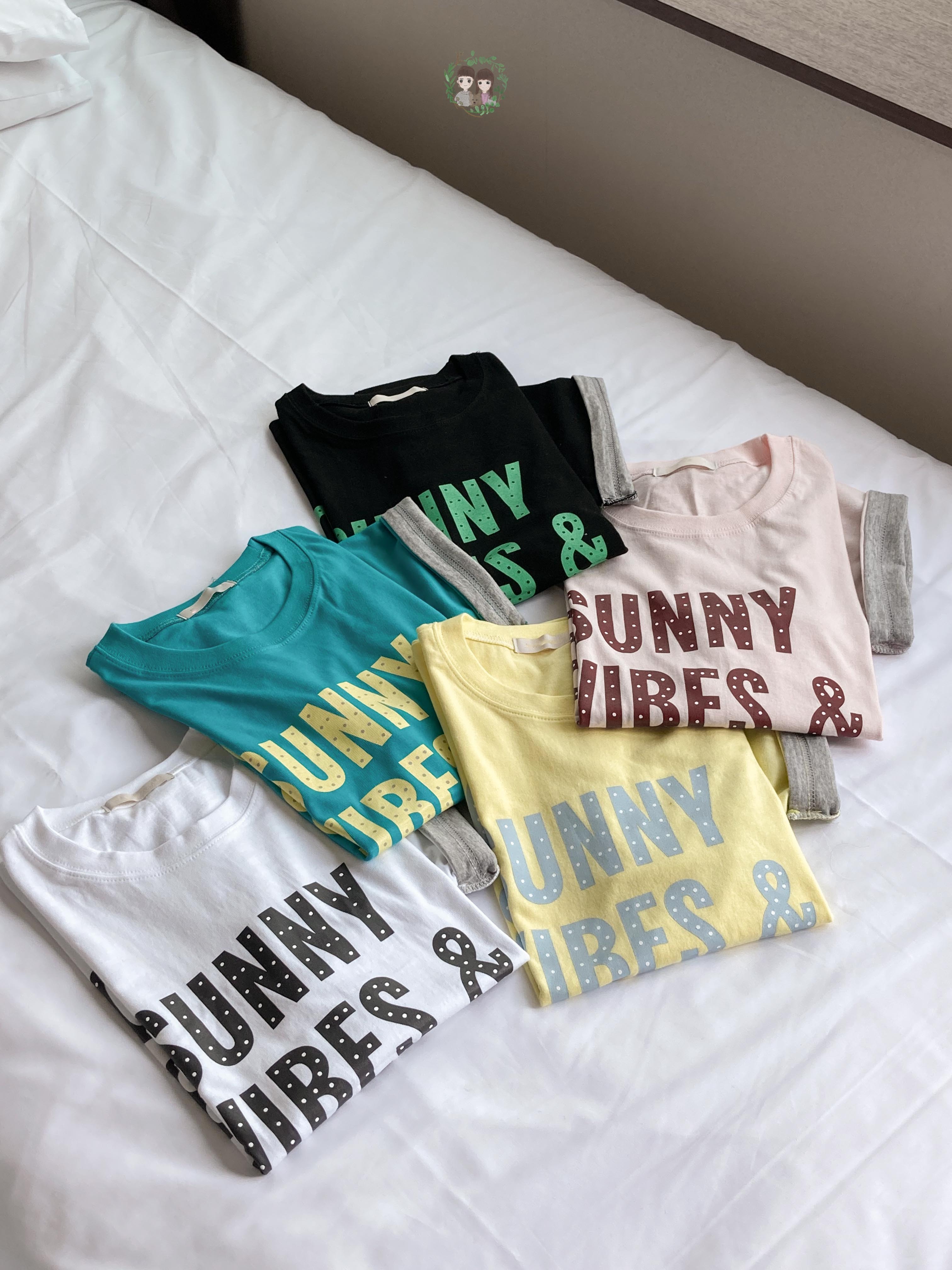 Sunny Vibes波點字拼色袖Tee〈🇰🇷DAY 2〉