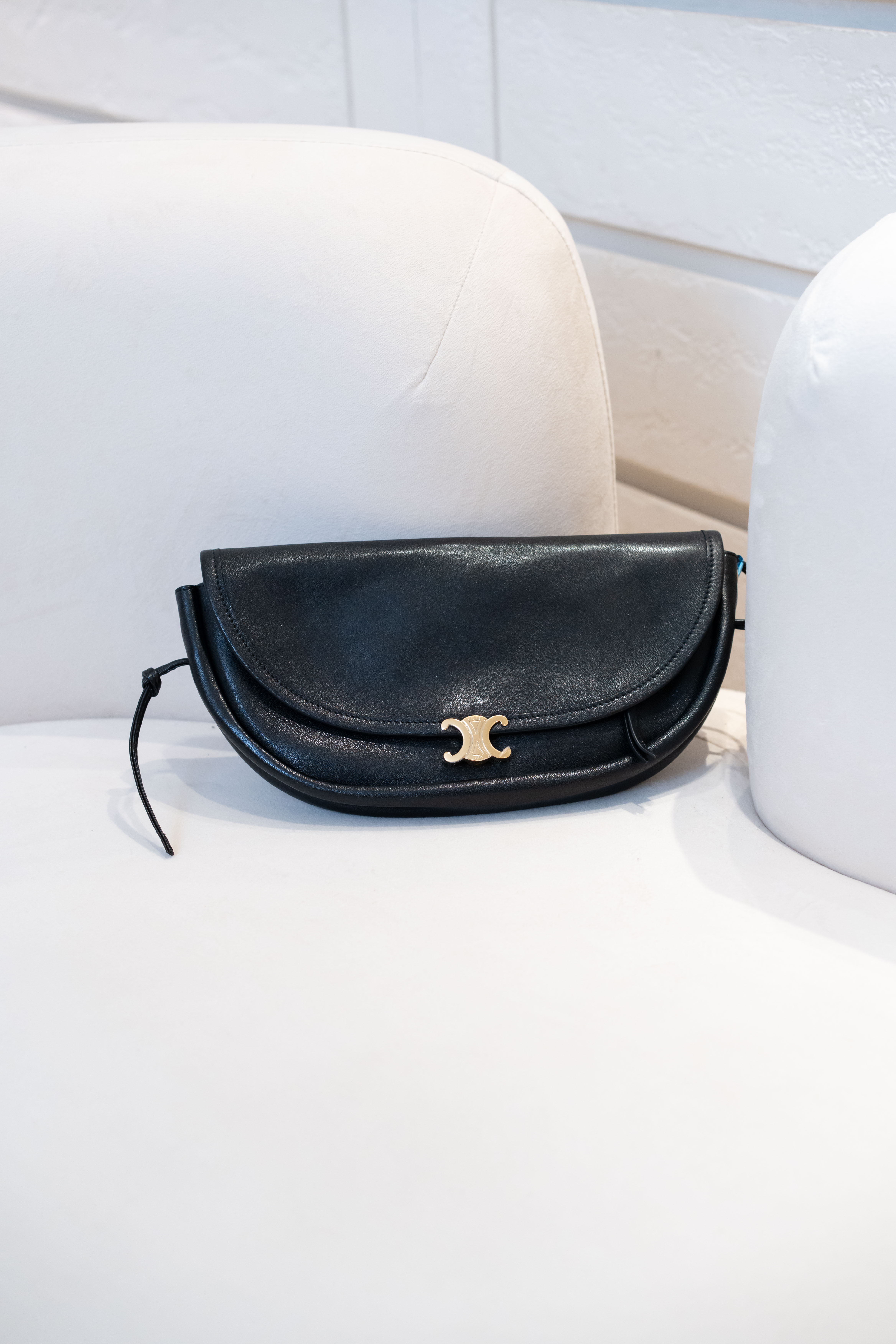 Celine Halfmoon Soft Triomphe小號手袋 黑色