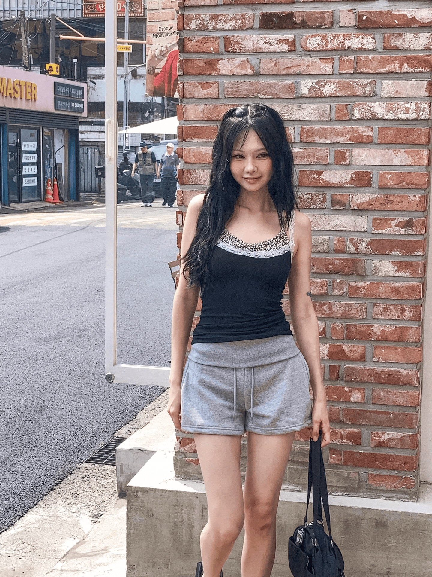 辣妹必備！豹紋內搭蕾絲肩帶小背心〈🇰🇷DAY 2〉