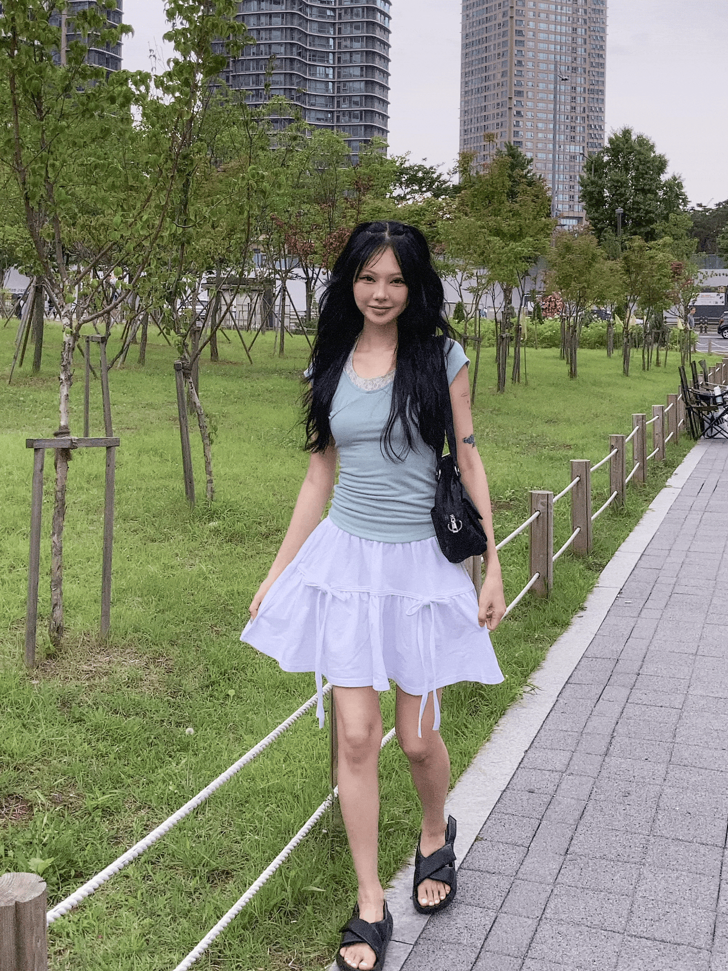 雙蝴蝶結綁帶傘散短裙〈🇰🇷DAY 2〉