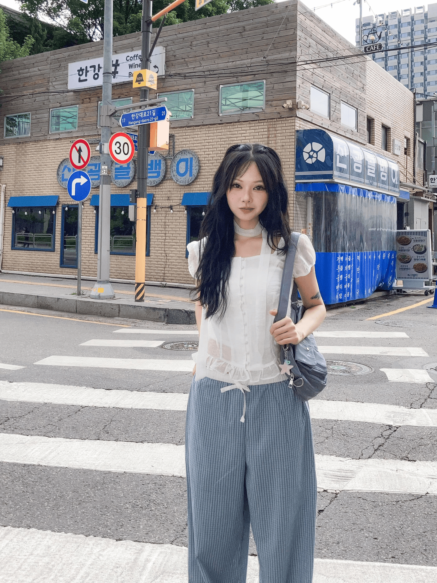Ruffle Shirt Tail Blouse With Muffler〈🇰🇷DAY 2〉