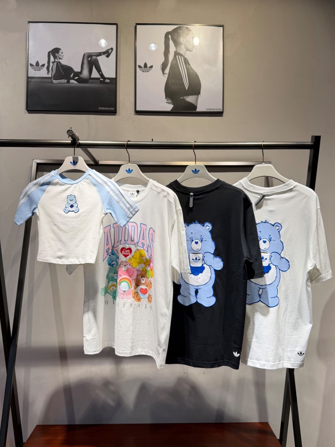【預購】Adidas x Care Bears 彩虹小熊 彩虹熊 聯名 三葉草 愛迪達 小熊 熊公仔 短袖 全家福 男女款 T-SHIRT