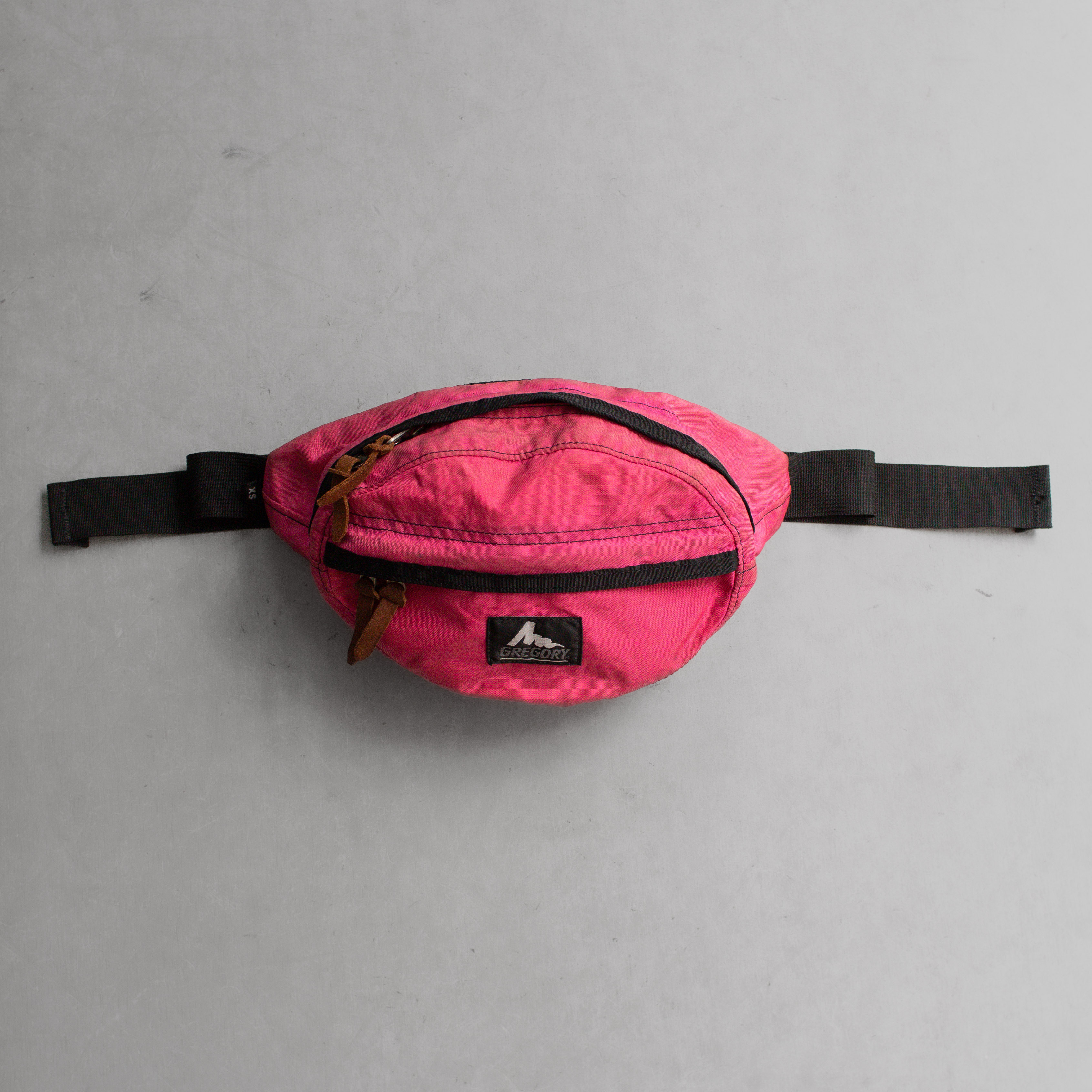 VINTAGE GREGORY TAILMATE XS 美國製 桃紅 登山 運動 斜肩 腰包