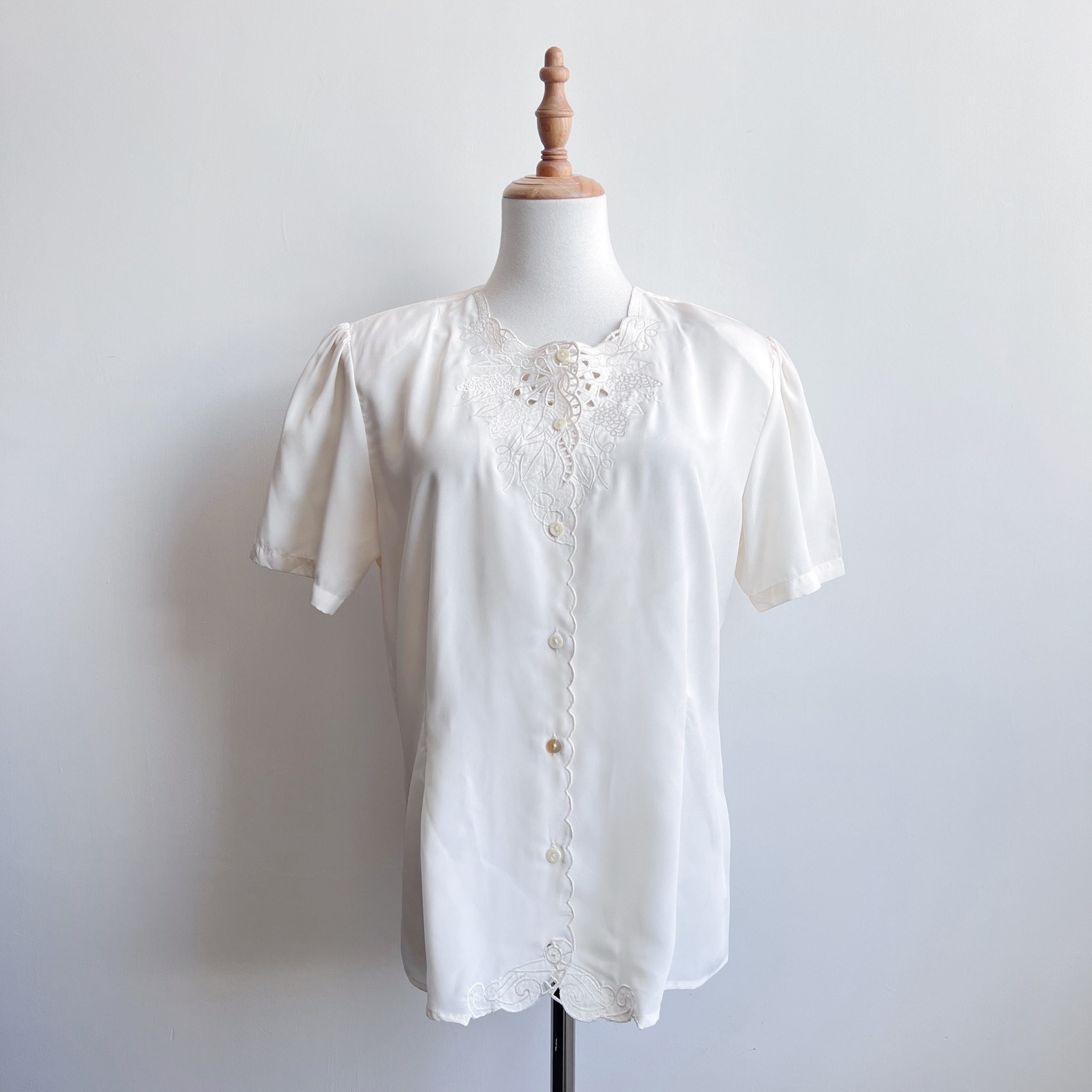 White Fruit Pattern Embroidery Vintage Top