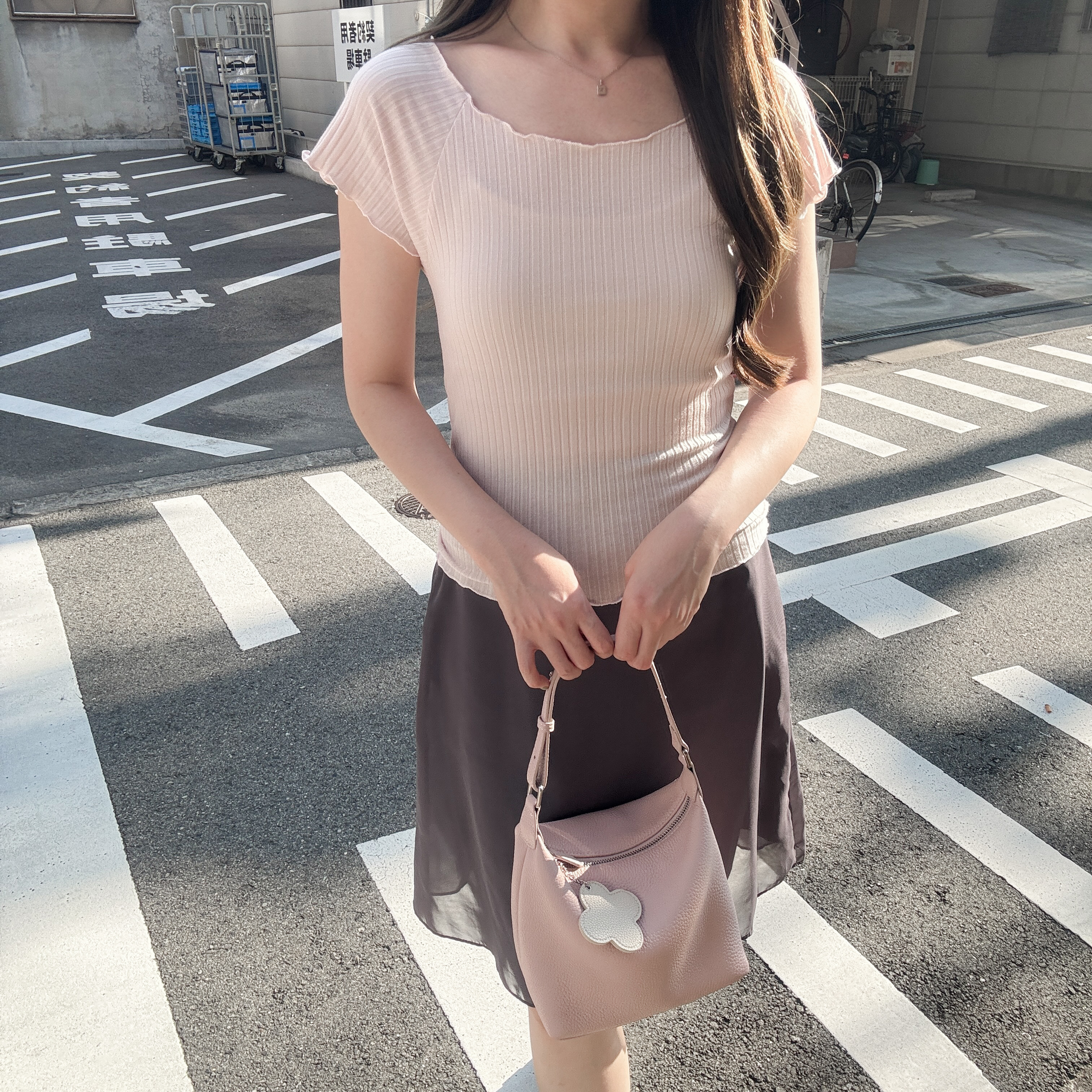 木耳邊坑紋top