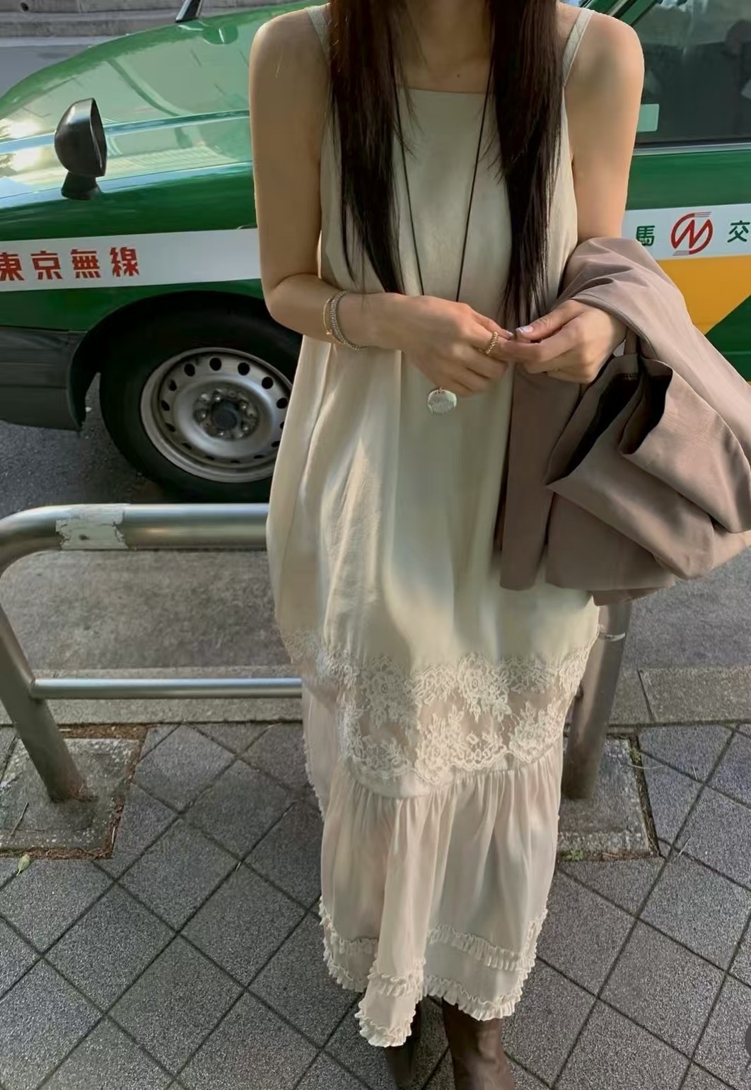 吊帶蕾絲縷空絕美長洋裝
