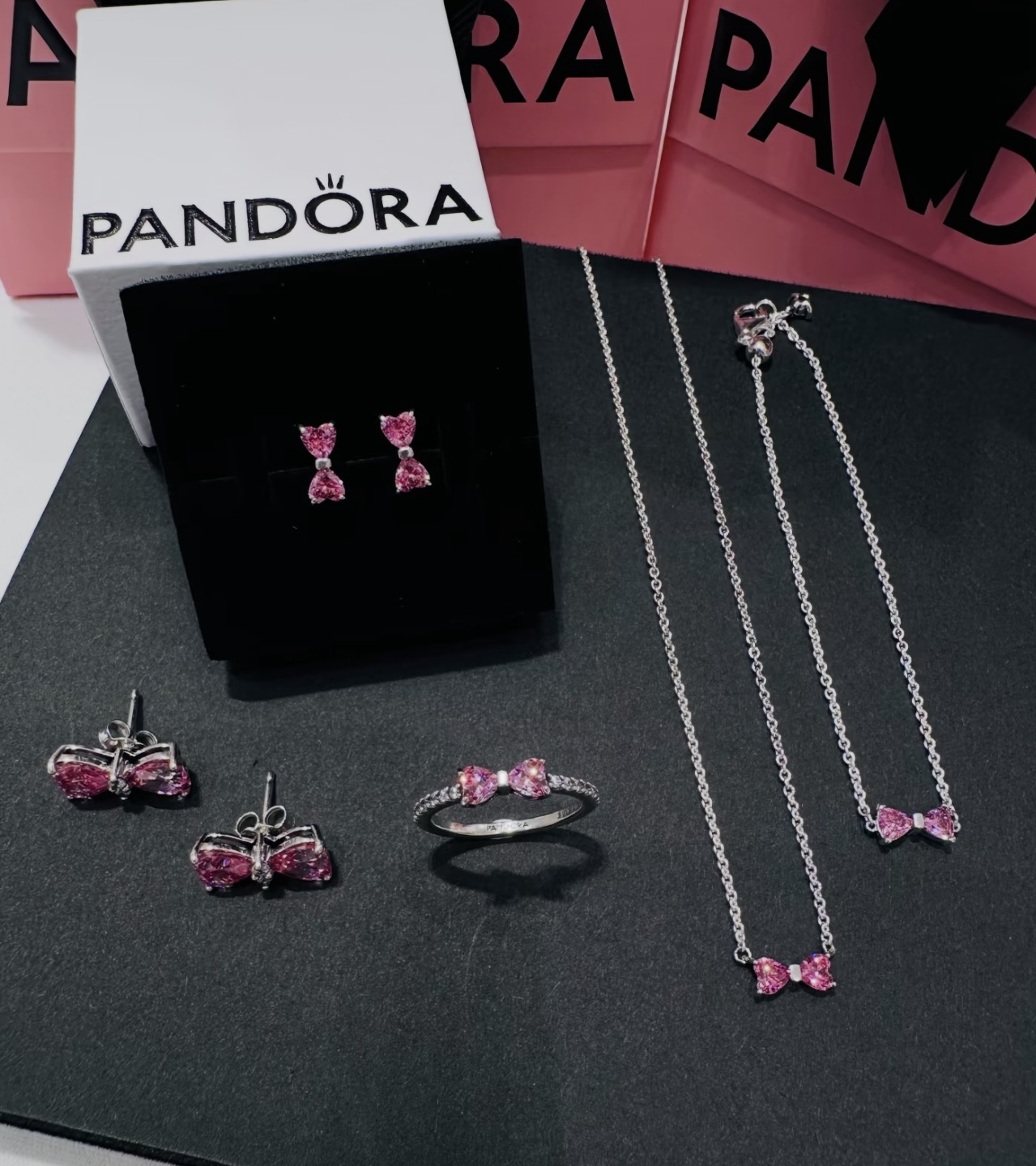 【預購】 Pandora H070359 閃粉蝴蝶結耳環