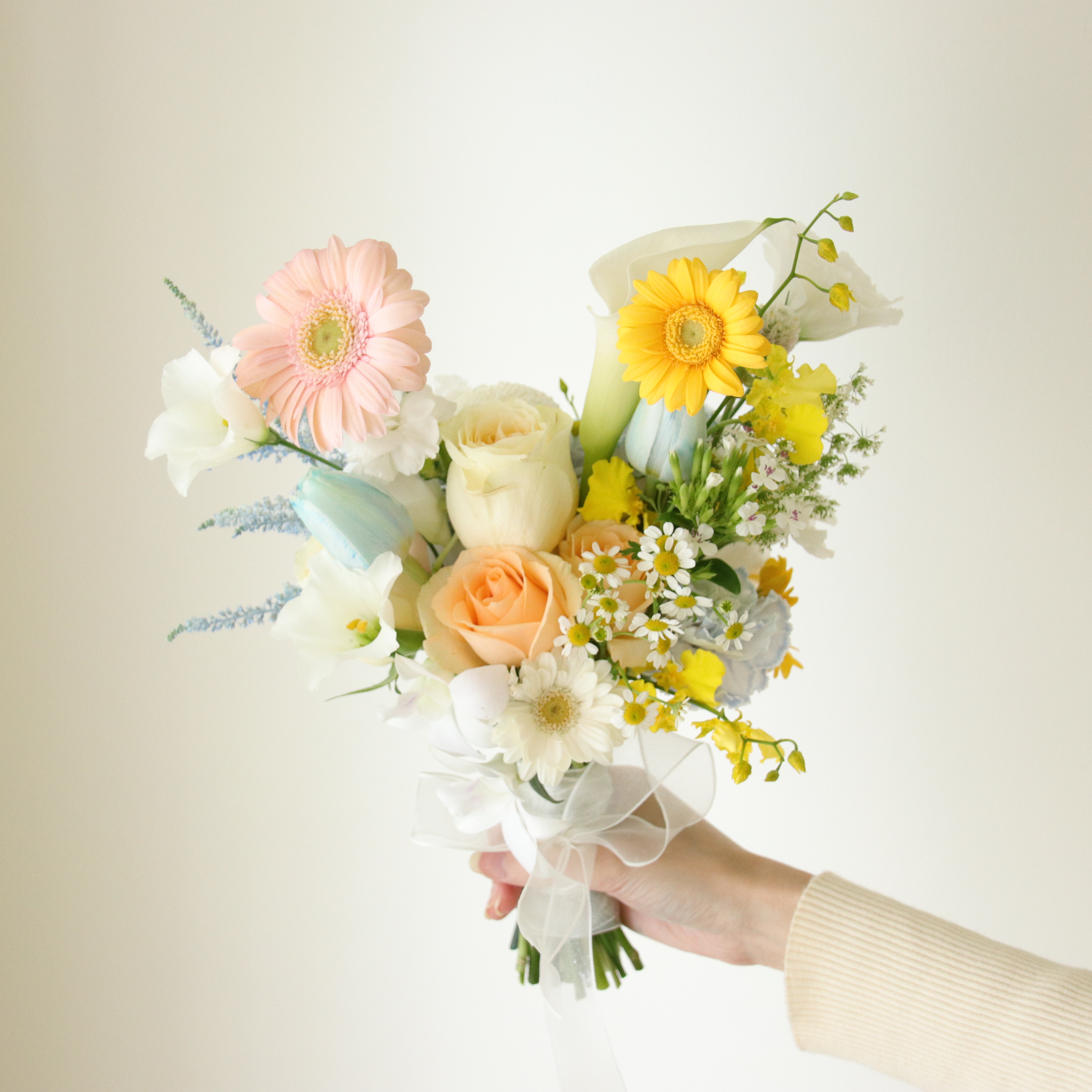 Wedding bouquet - 晴空島嶼 白黃點綴藍色系捧花  Size M