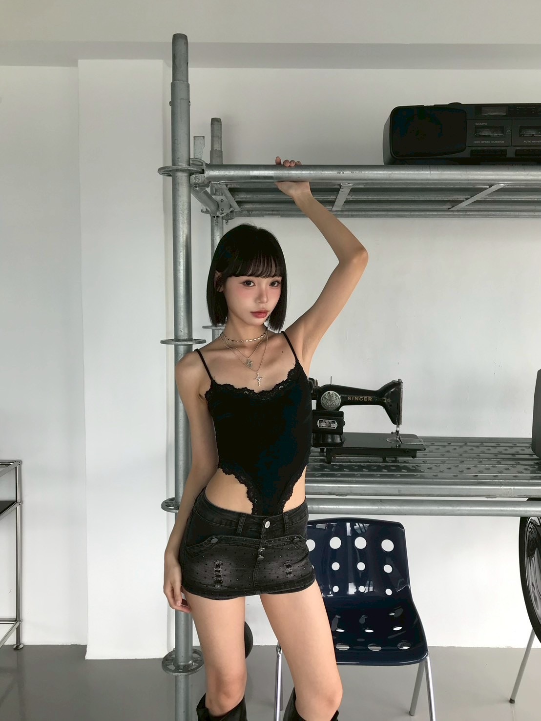 辣妹命定款 蕾絲吊帶連體衣 黑色