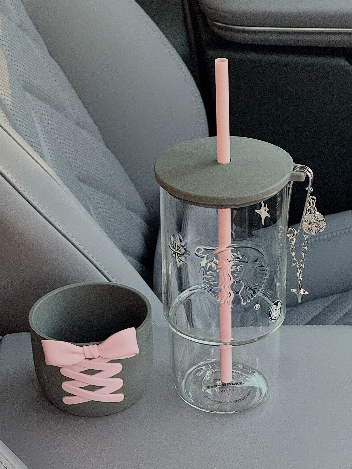 （預購）STARBUCKS 星巴克🎀新品朋克芭蕾系列 玻璃吸管杯配絲帶造型杯套