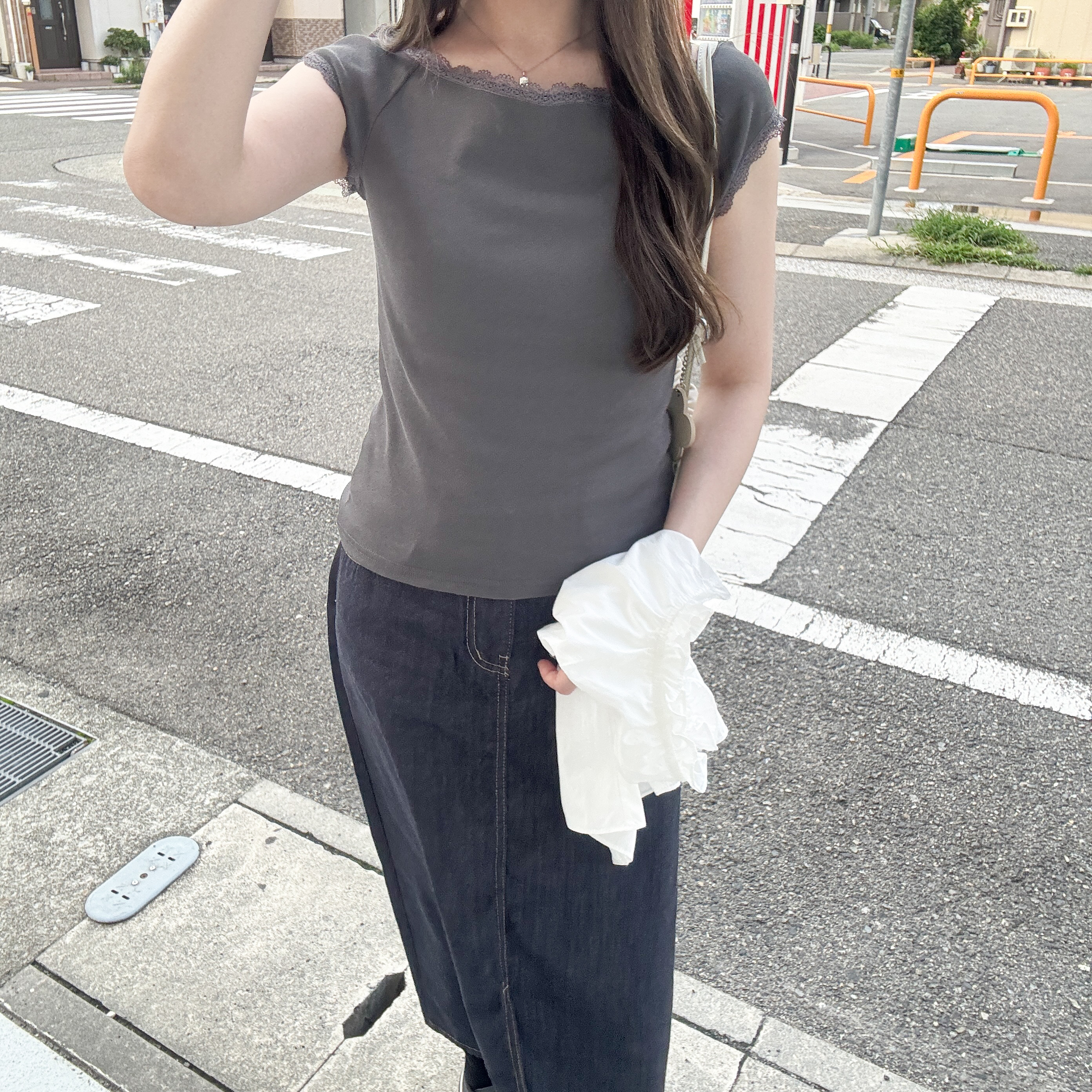 大圓領lace修身短䄂tee