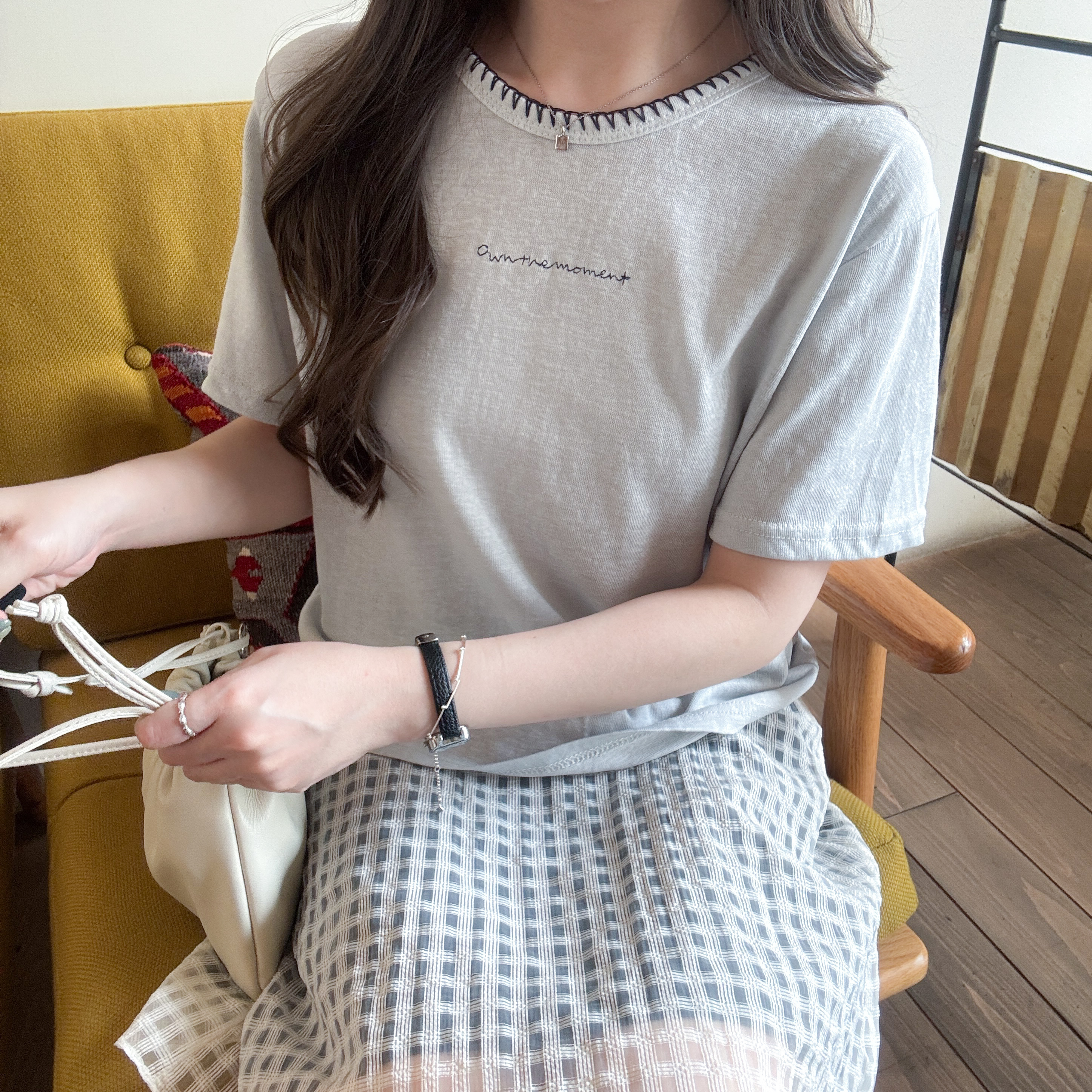 Own the moment 刺繡tee