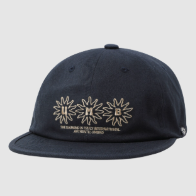 【代購】UMBRO Graphic Soft Flat Brim Cap 圖騰刺繡平簷帽 街頭棒球帽 軟頂休閒帽 男女同款
