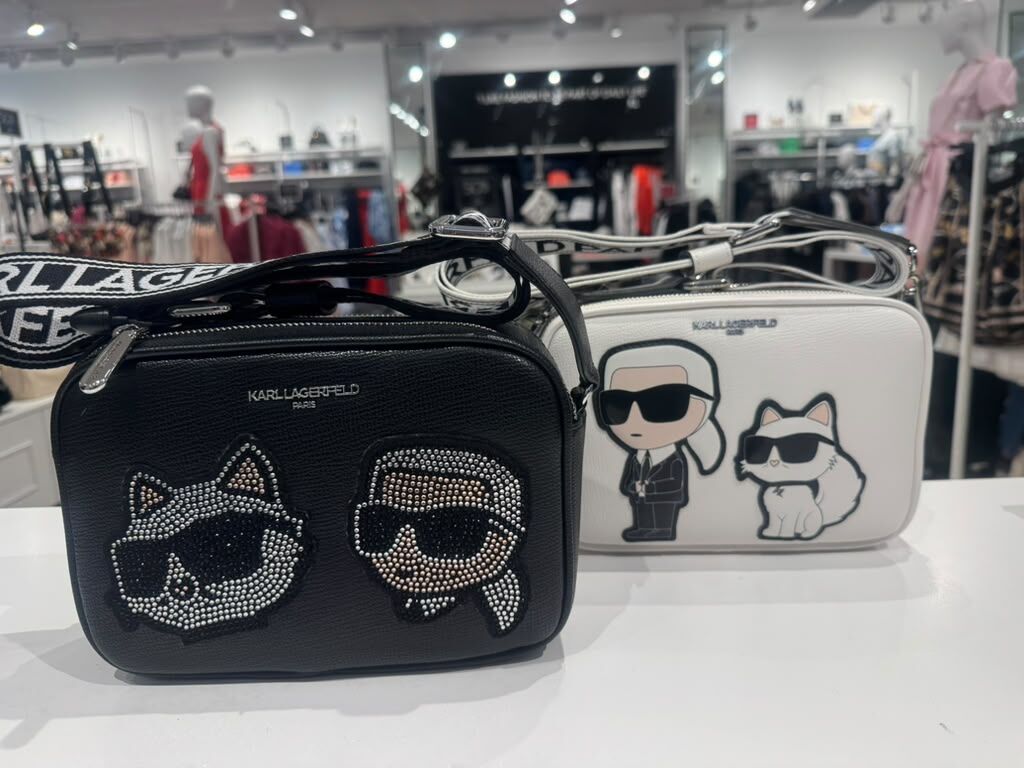 【預購】Karl Lagerfeld Paris H0704503 MAYBELLE 大圖案黑色相機包