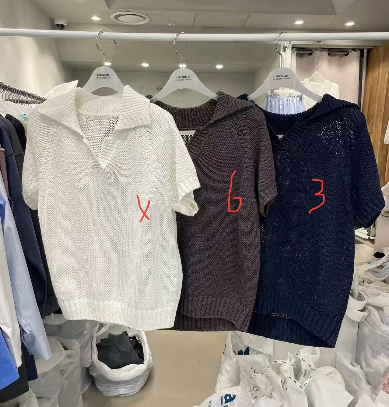LR6357 鬆鬆針織反領上衣 *特價貨品不設退換*