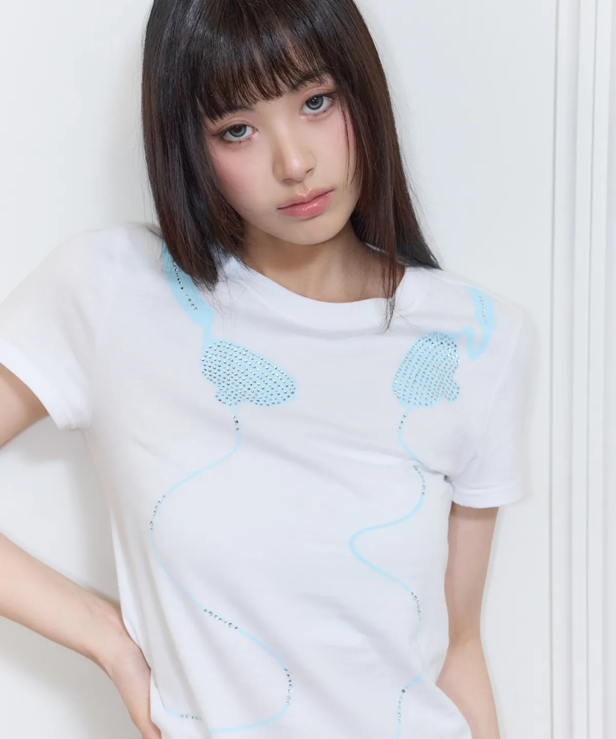 LUVISTRUE SY HEADSET GRAPHIC TEE
