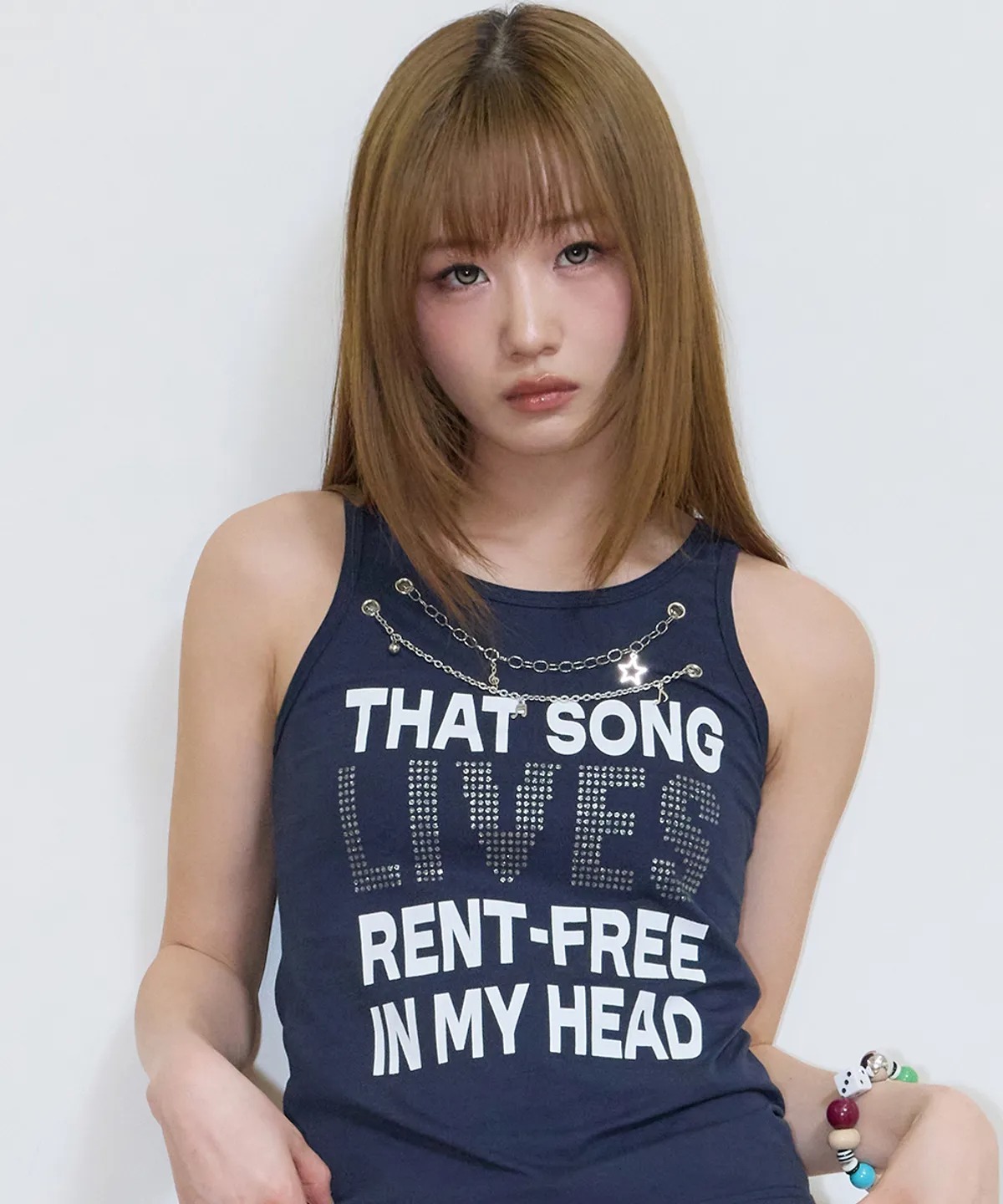 LUVISTRUE SY NECKLACE SONG SLEEVELESS TEE