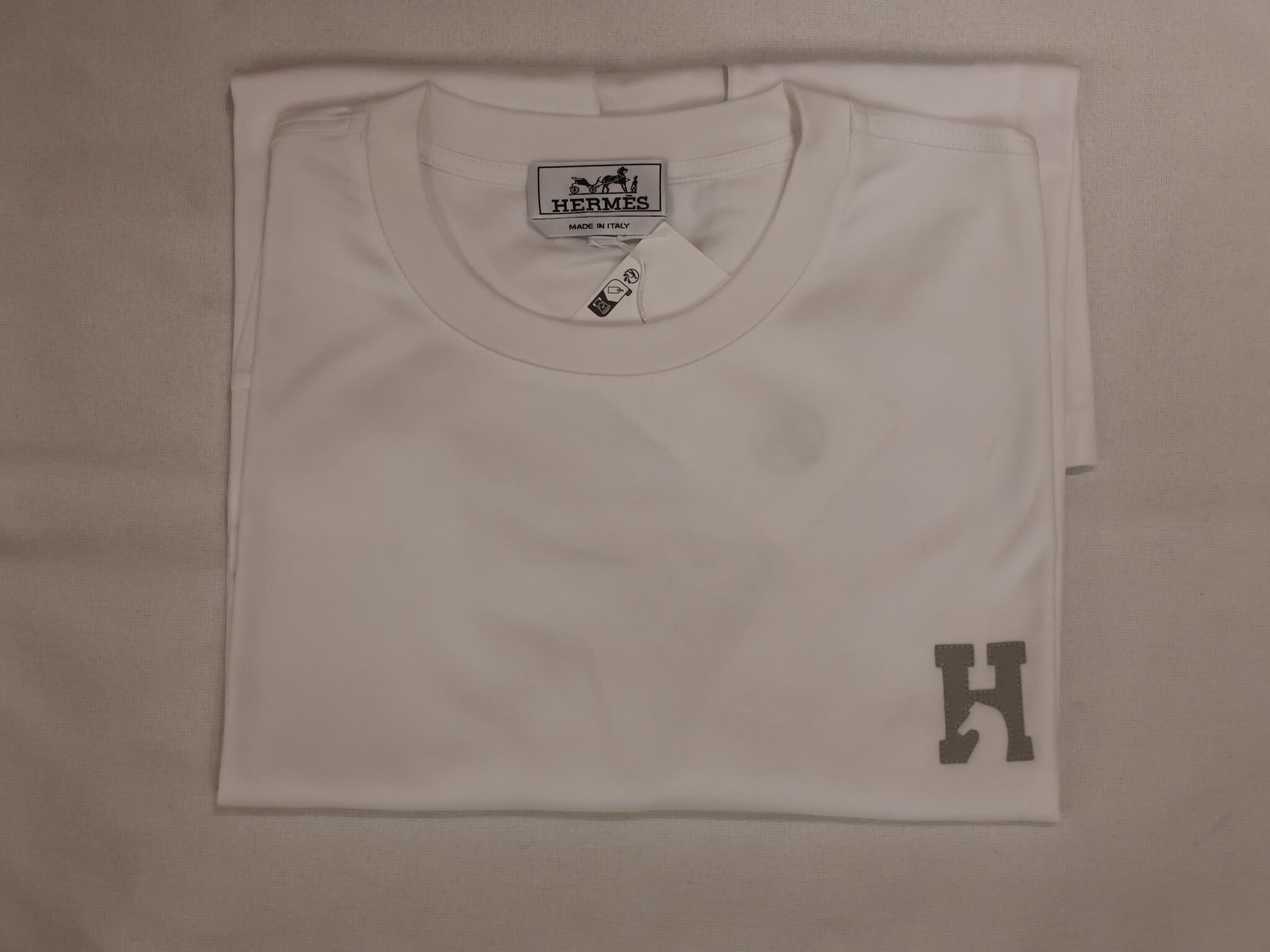 "H"Cheval t-shirt with leather detail celadon （可預訂size）