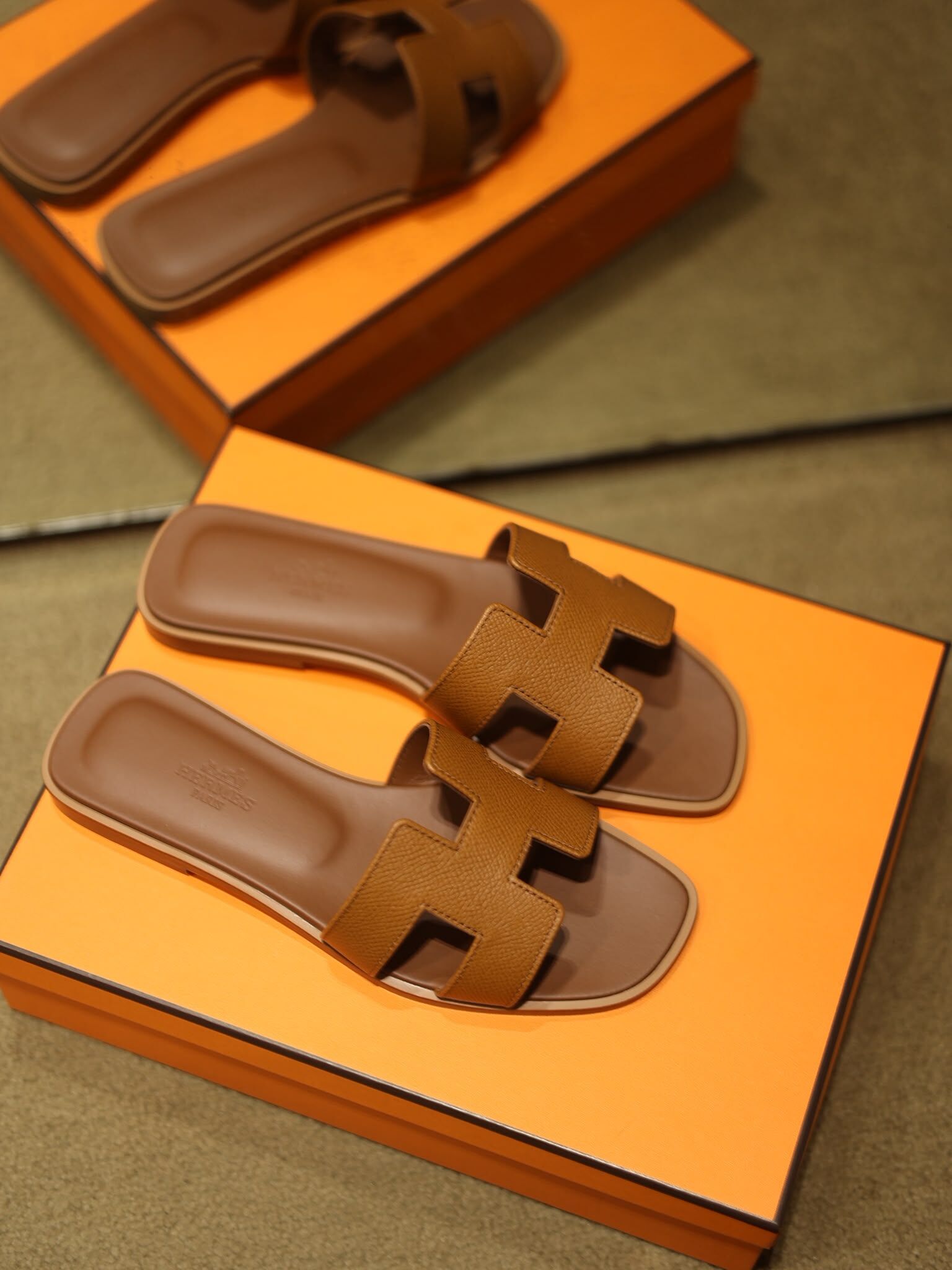 Oran sandal 20 gold epsom（可預訂size）