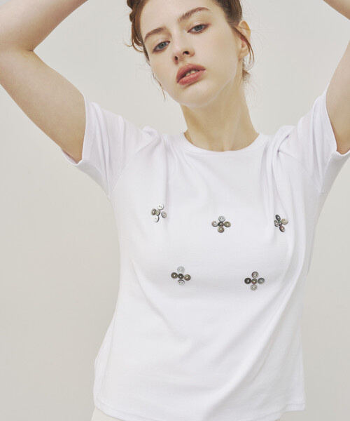 Firsthand / Shell Button Flower Motif Cotton Modal T-Shirt