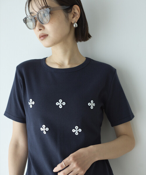 Firsthand / Shell Button Flower Motif Cotton Modal T-Shirt
