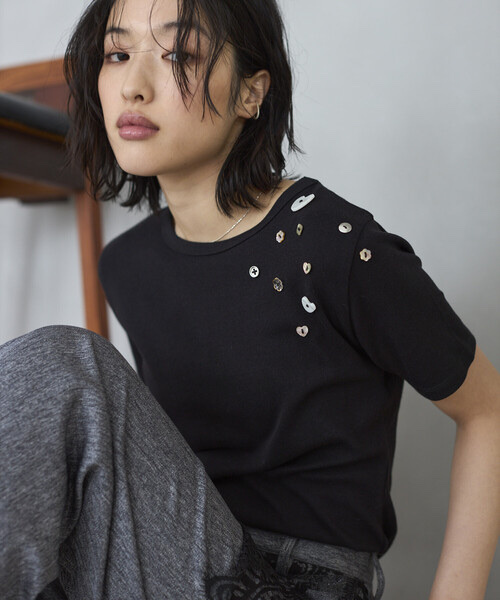 Firsthand / Many Button Cotton Modal Short-Sleeve T-Shirt