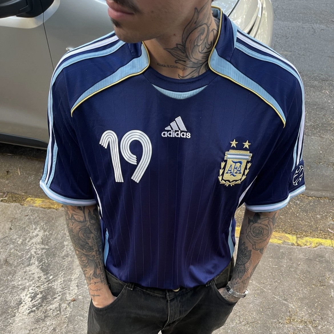 【代購】adidas 2006 德國世界盃 阿根廷國家隊 #19 Messi 客場球迷版足球衣  2006 FIFA World Cup｜客場復刻版｜梅西 #19