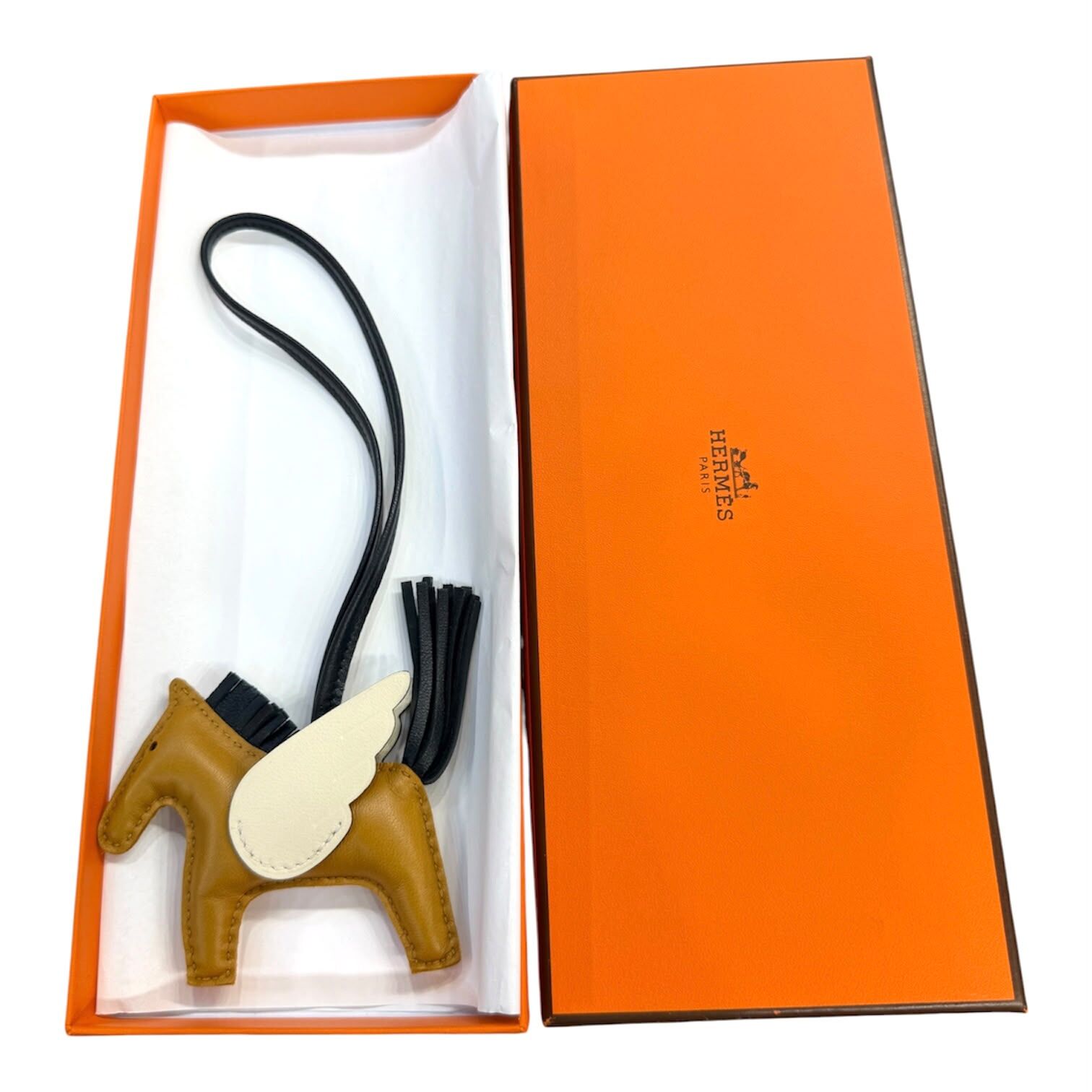BRAND NEW HERMES 飛馬 芝麻色/奶油/黑 RODEO PM SWIFT CHARM #愛馬仕挂飾