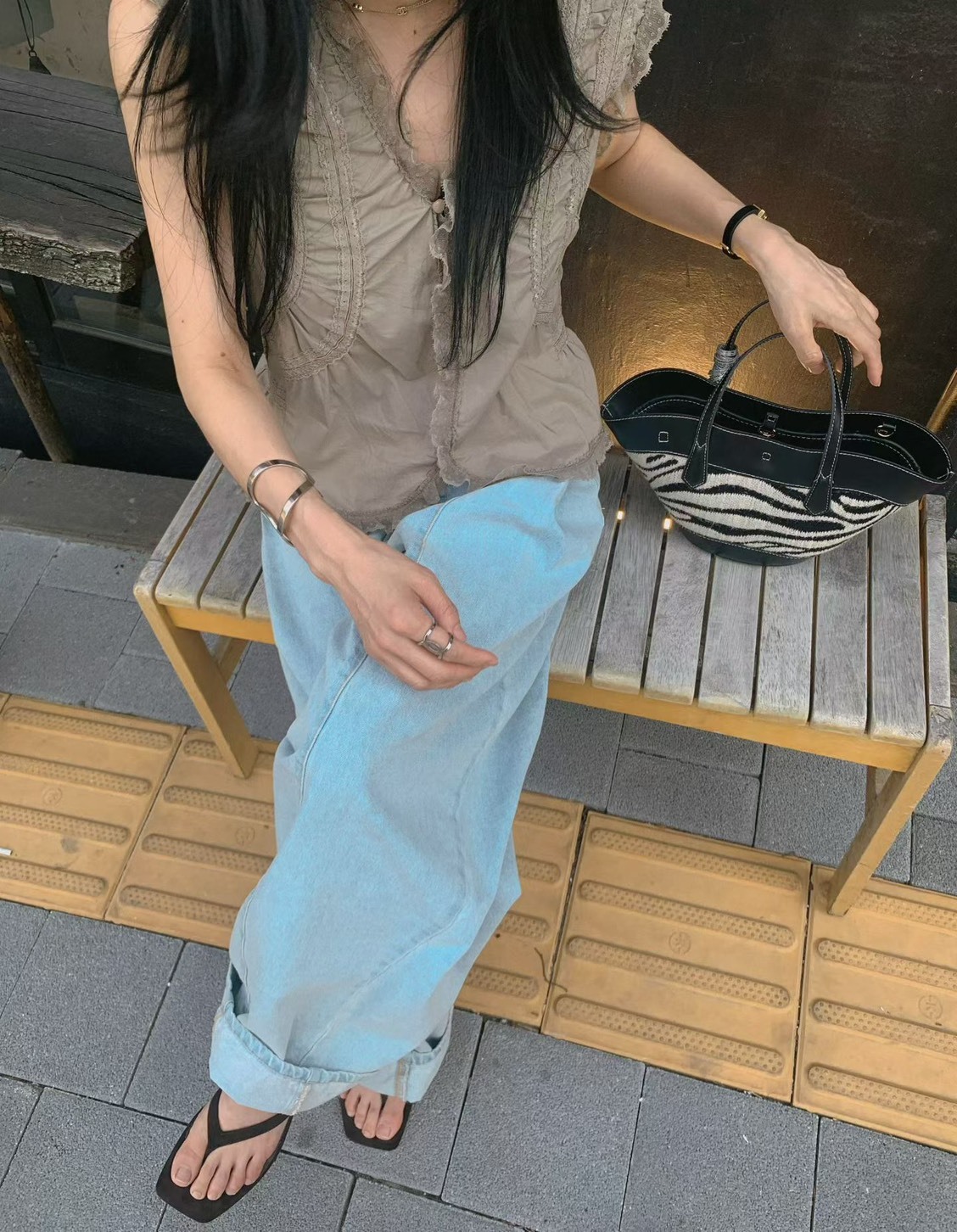 抓皺蕾絲邊開釦背心
