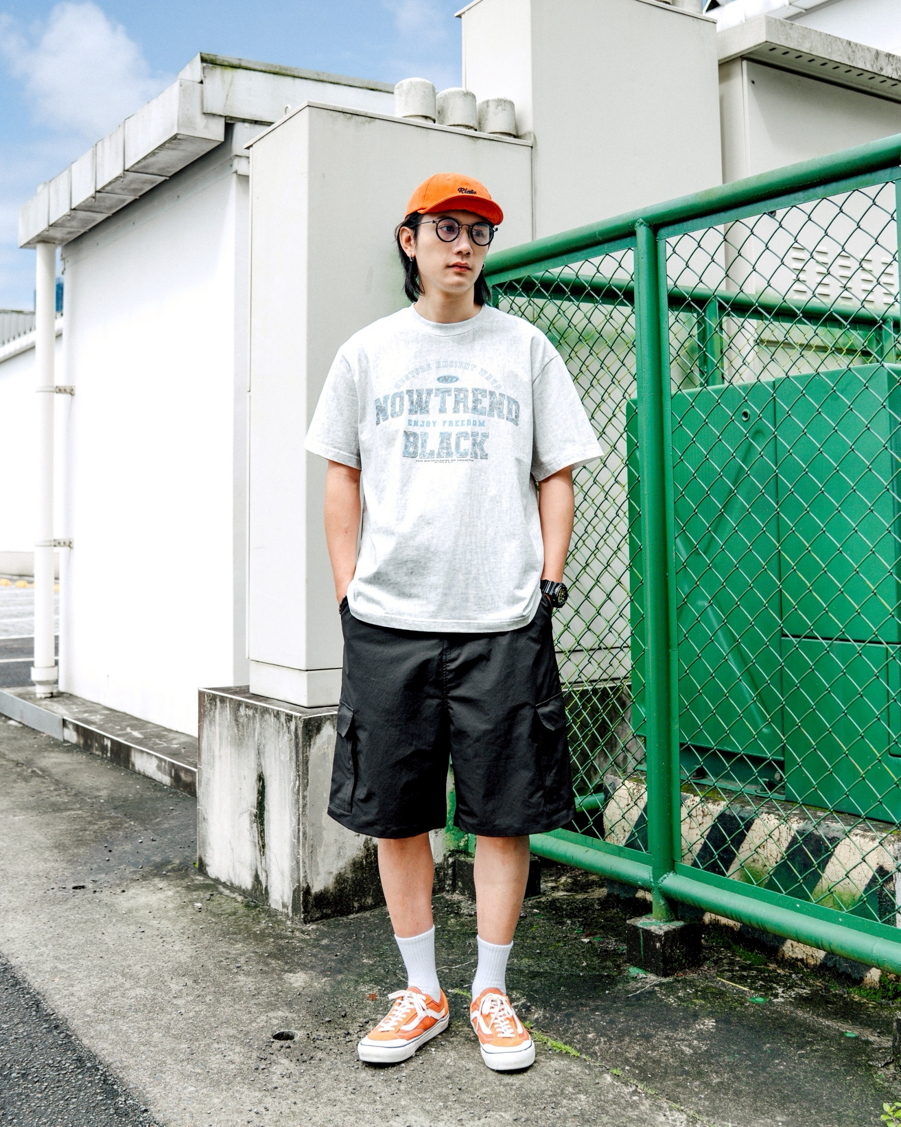 SBG 隱藏拉鍊 掀蓋 多口袋 過膝 斜紋布 彈性 舒適 短褲