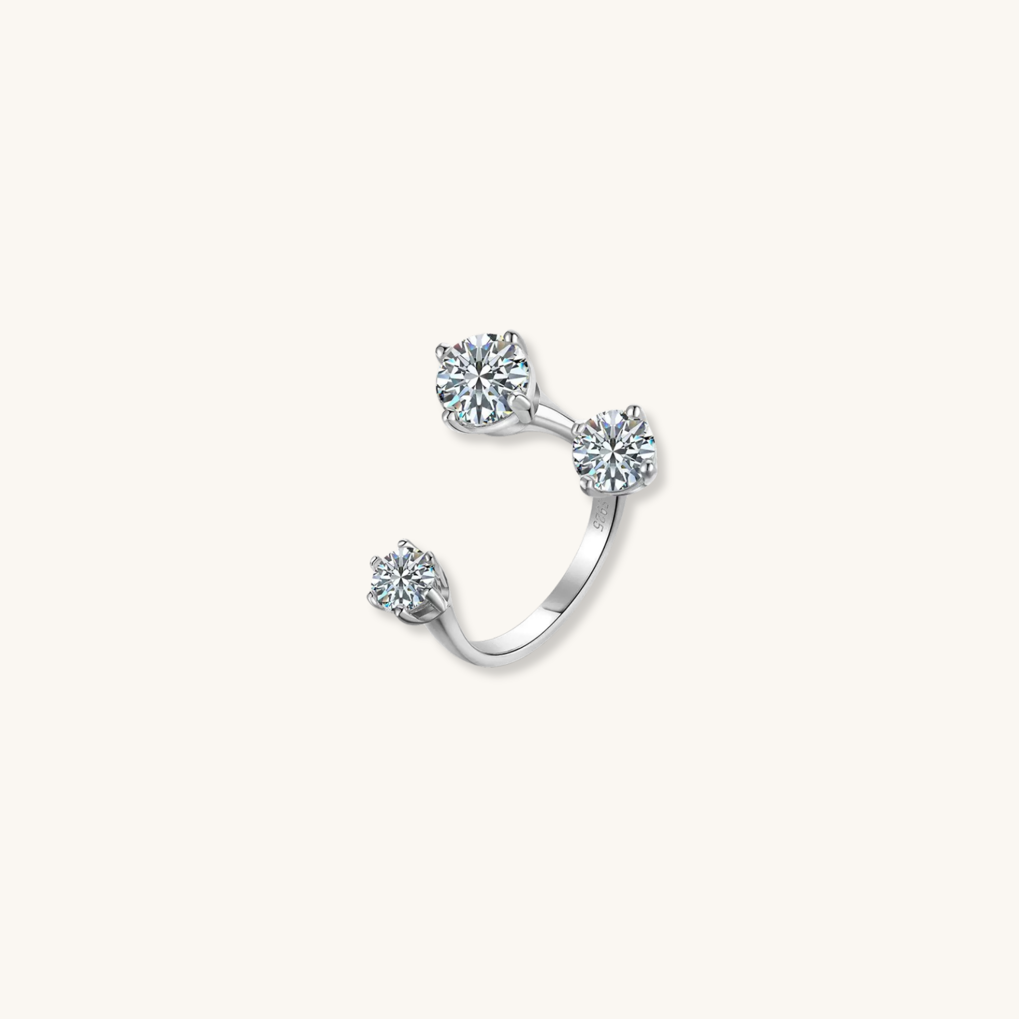 Leyle moissanite ring