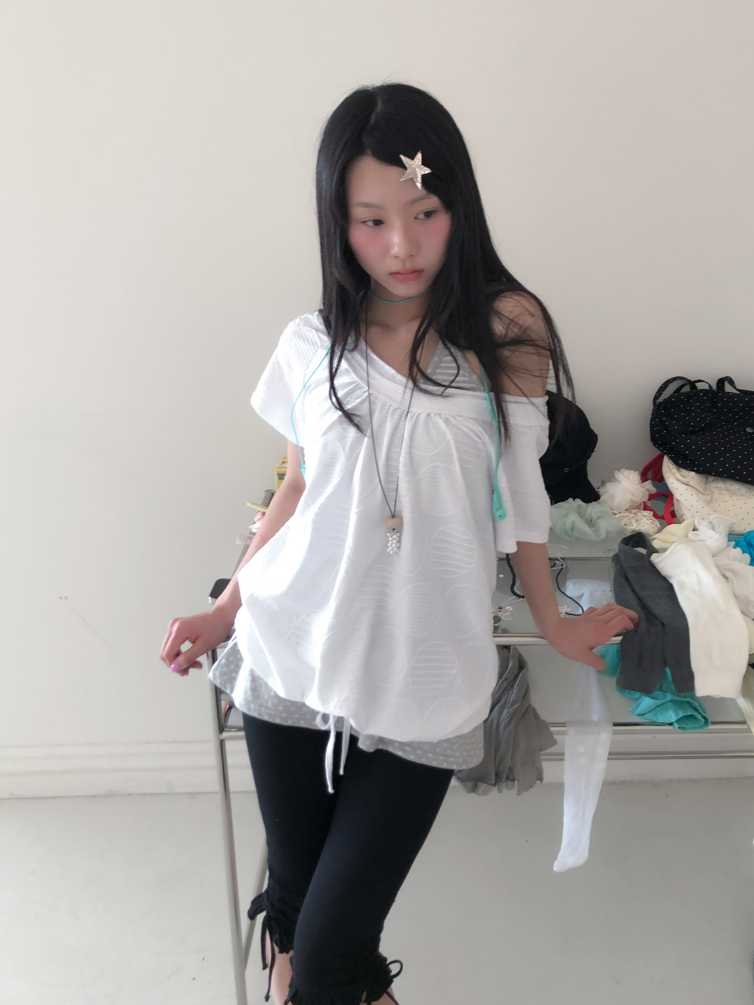 big dot off shoulder tee #上衣