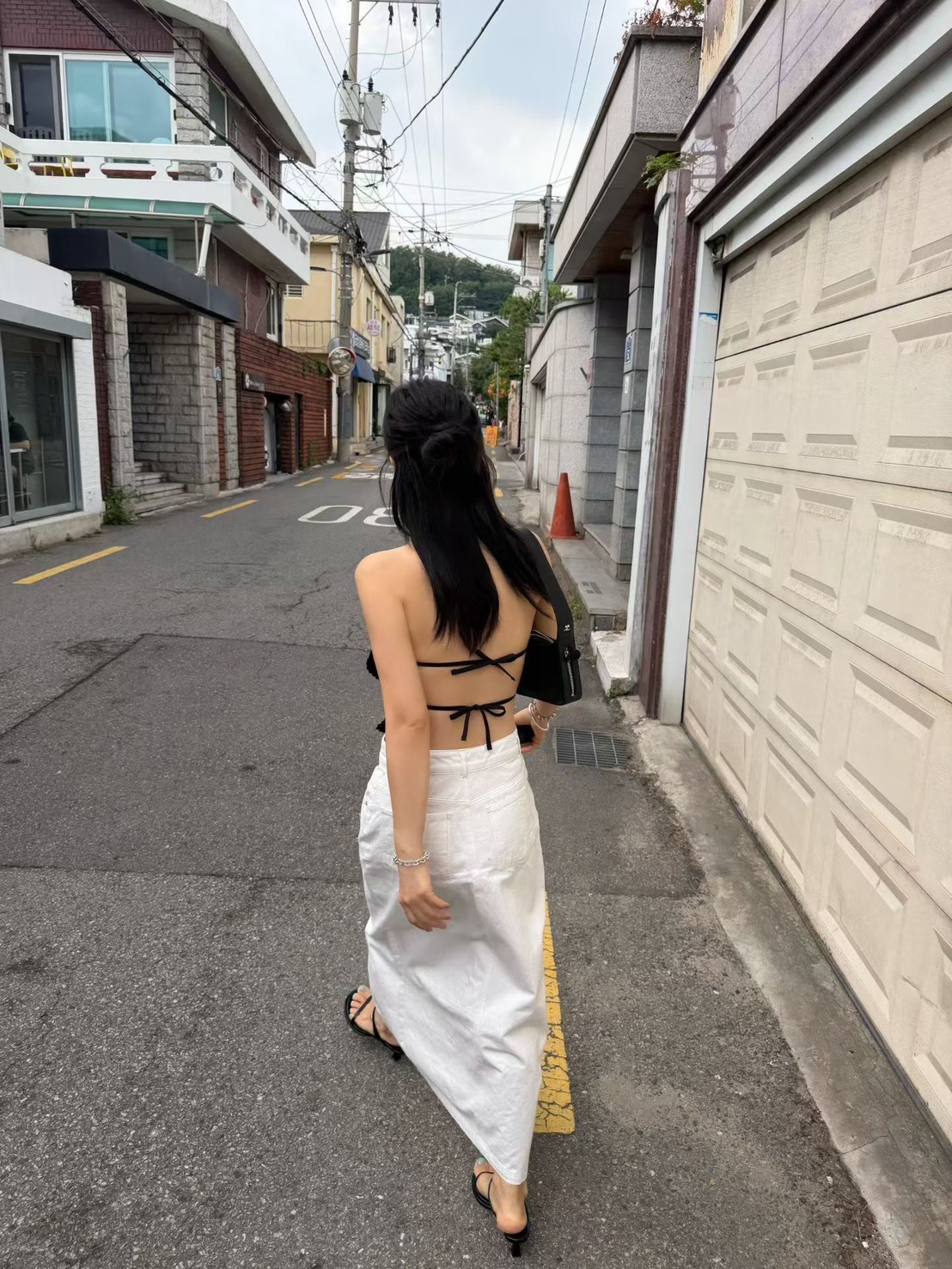 繡結露背雙綁帶肚兜背心