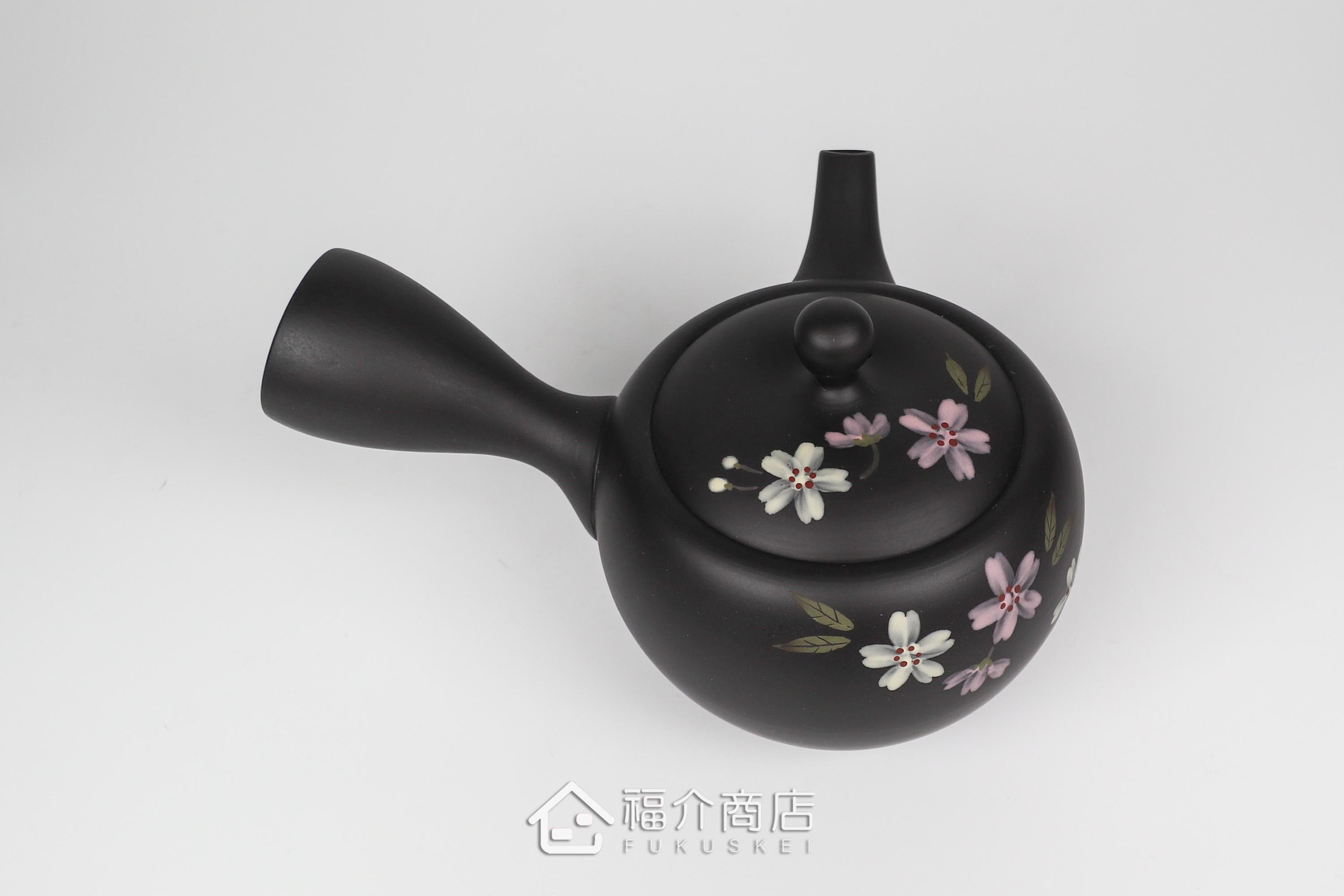 泡茶用的日本陶瓷茶壺,壺身有櫻花圖樣