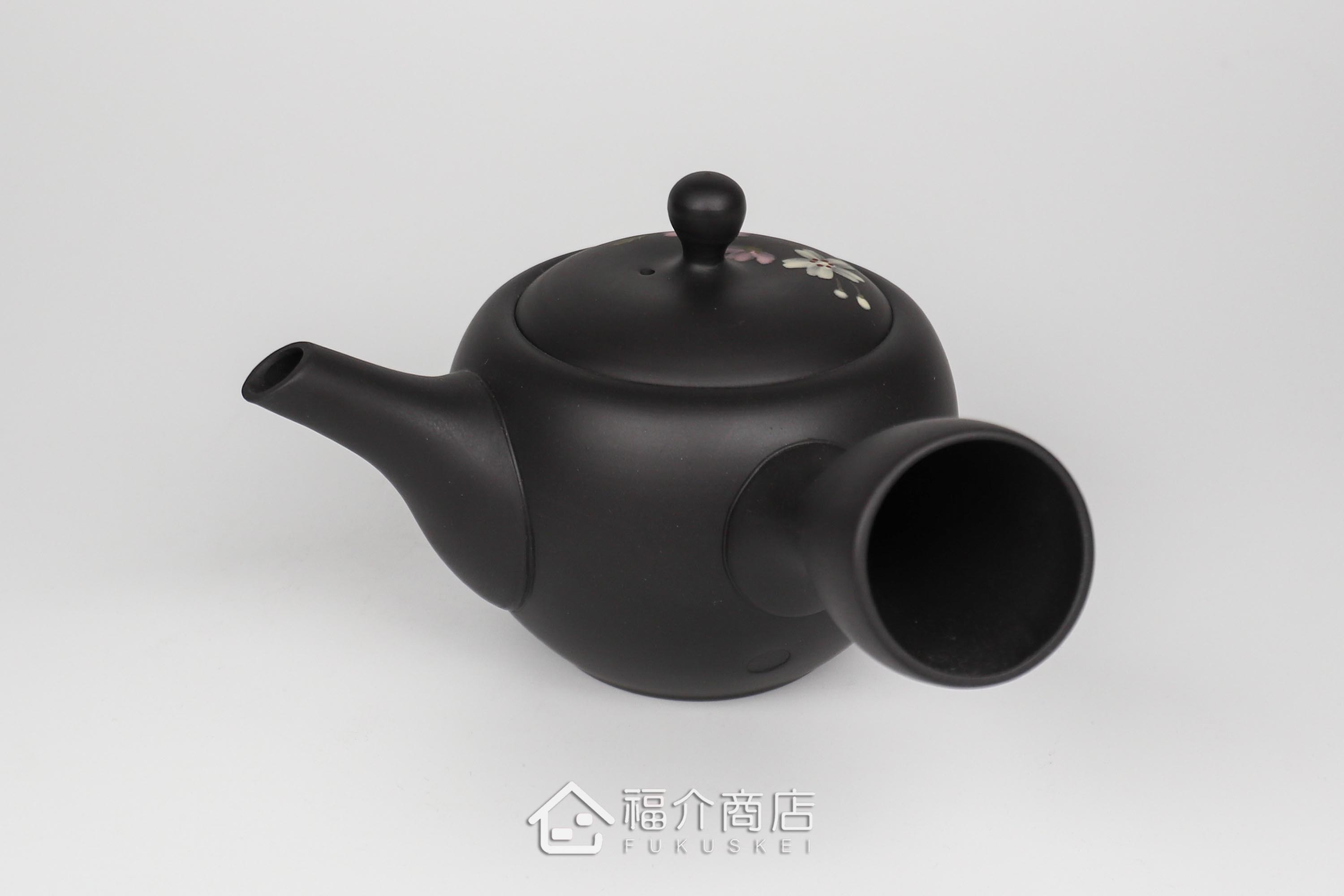 泡茶用的日本陶瓷茶壺