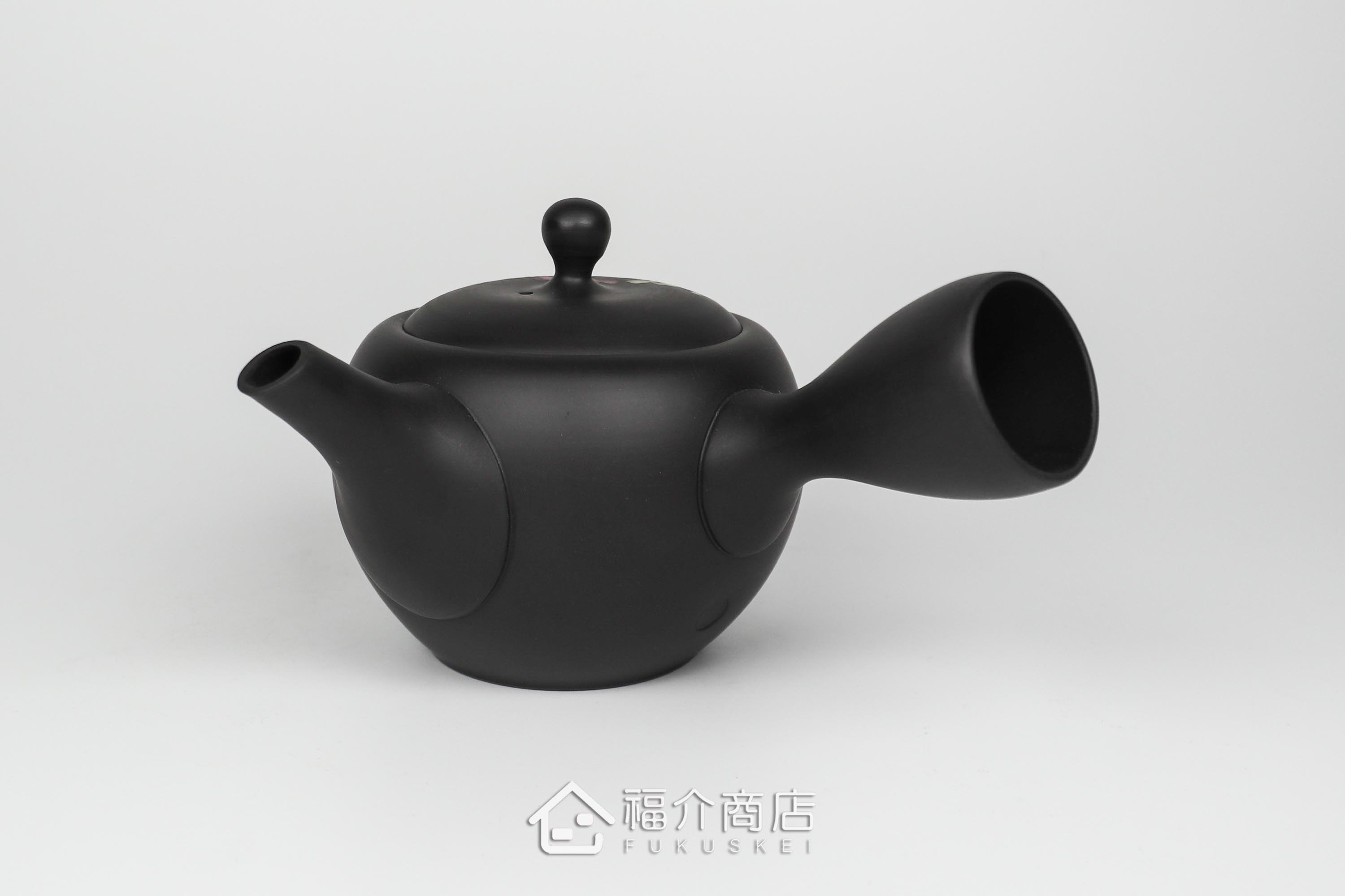 泡茶用的日本陶瓷茶壺