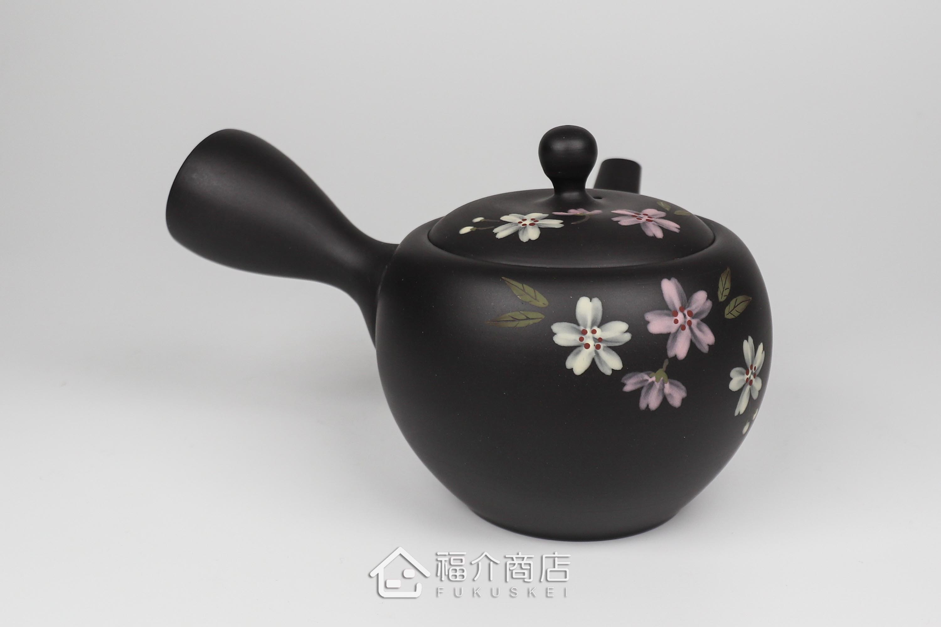 泡茶用的日本陶瓷茶壺,壺身有櫻花圖樣