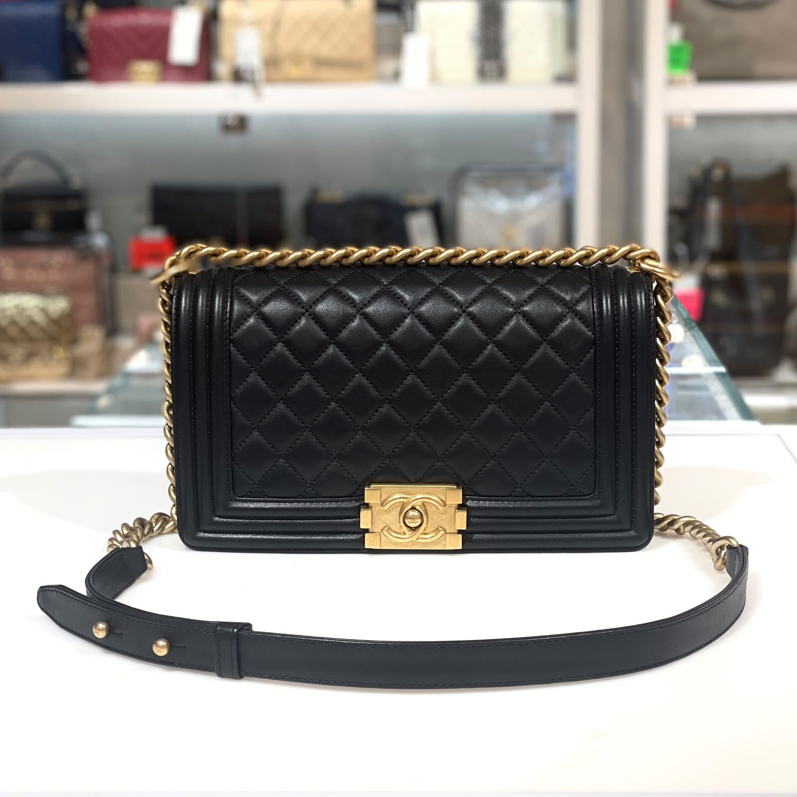 99%NEW二手 BOY CHANEL 25 A67086 黑色小牛皮金扣 @晶片 #香榭站正品