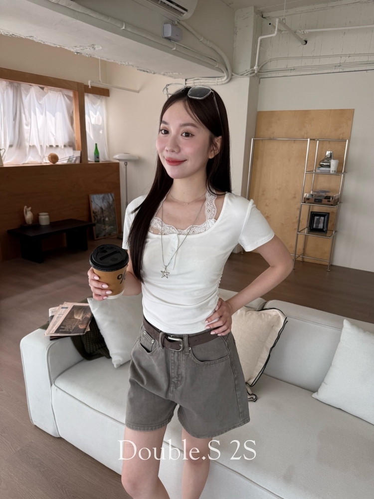 輕甜小姐姐掛脖蕾絲上衣*3色