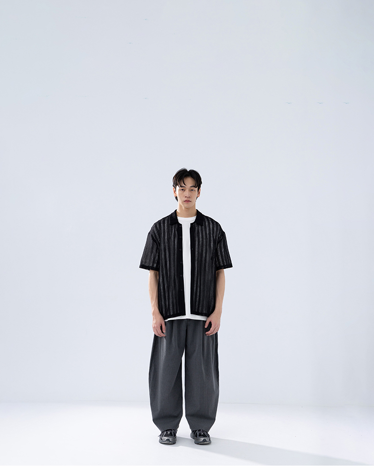Men's Knit Short-Sleeve Polo Collar with Hollow-Out Stripes - Black M/L【01025760】in stock+pre-order