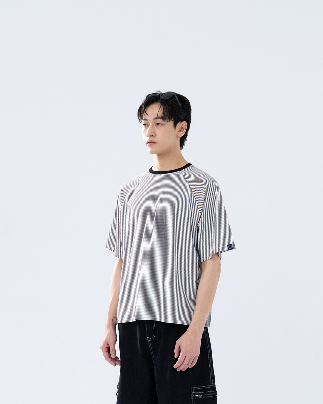 Men's Simple Striped Short-Sleeve Top with Piping Trim - Black S/M/L/XL【01190337】in stock+pre-order