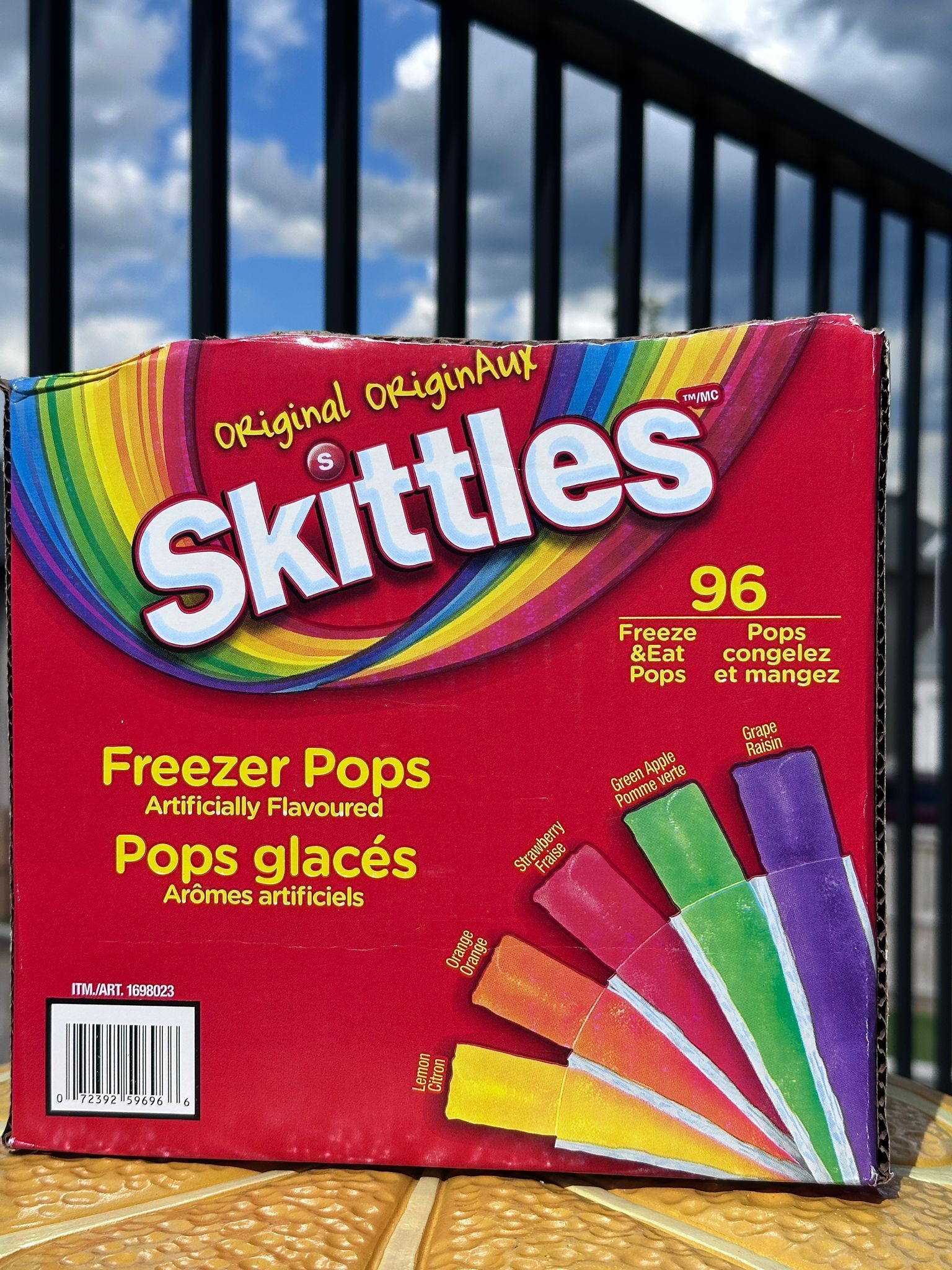 UD111 Skittles 吱吱冰 雜錦味 56ml x16枝(2排)   **到期日: 約 2029/01
