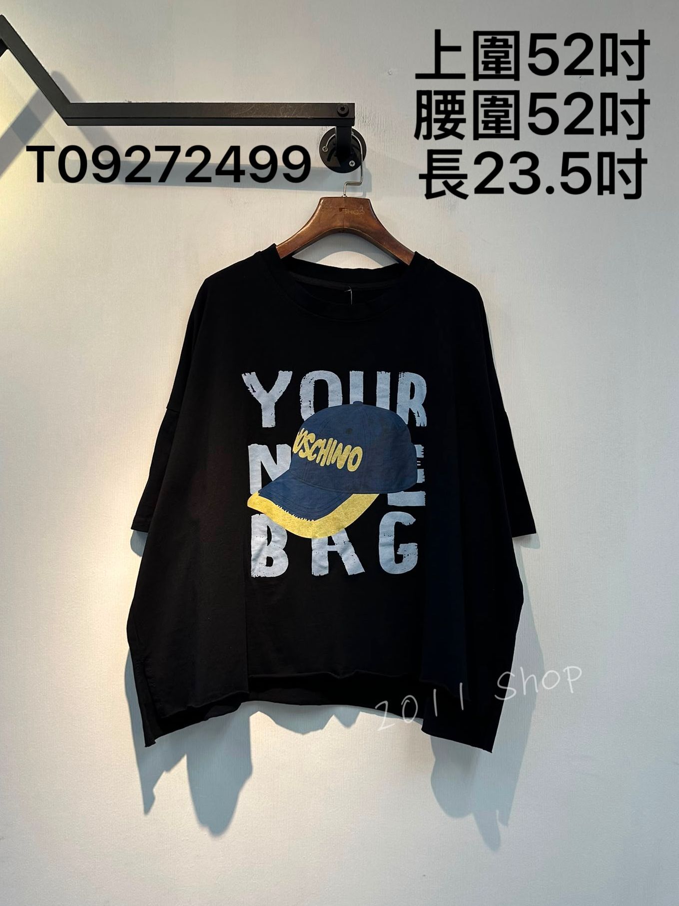 圓領鴨舌帽英文字印花TOP  上圍52吋 腰圍52吋 長23.5吋  T09272499