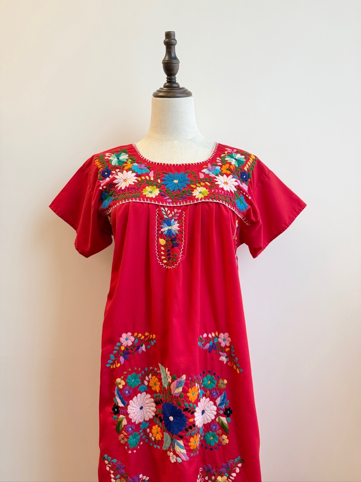 紅色墨西哥刺繡連身裙